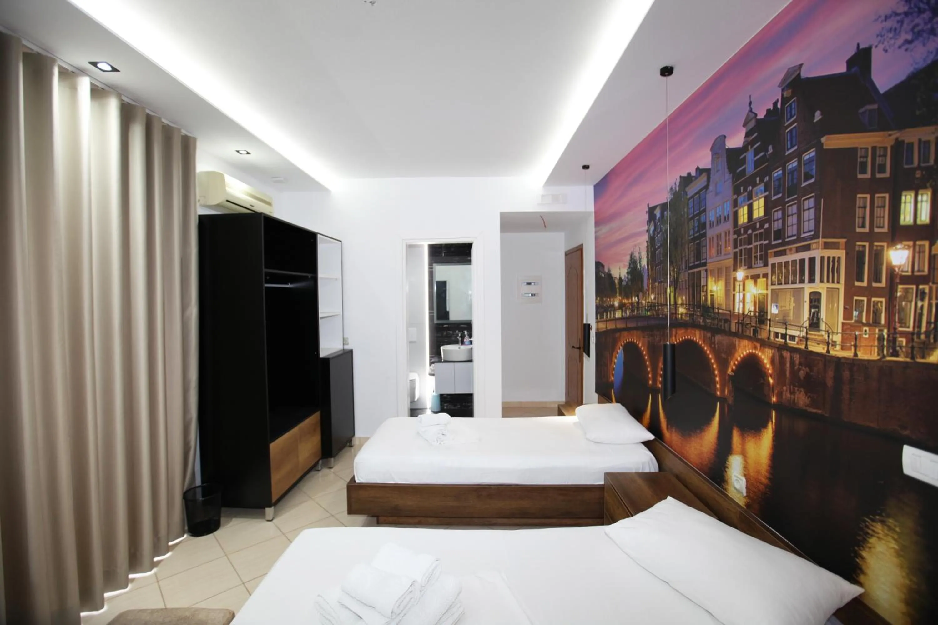 Bed in Ksamil Central Park Hotel