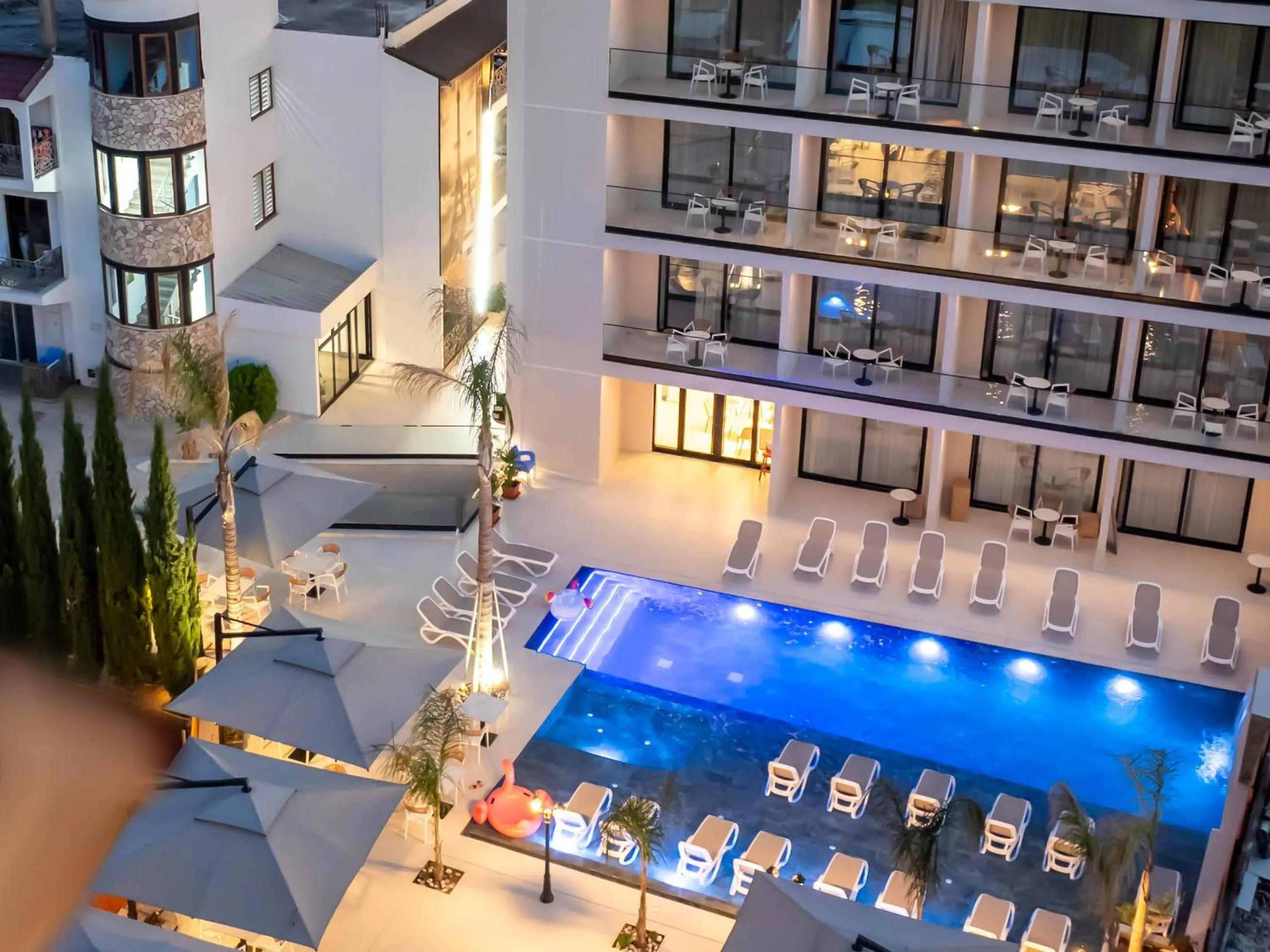 Property building in Ksamil Central Park Hotel