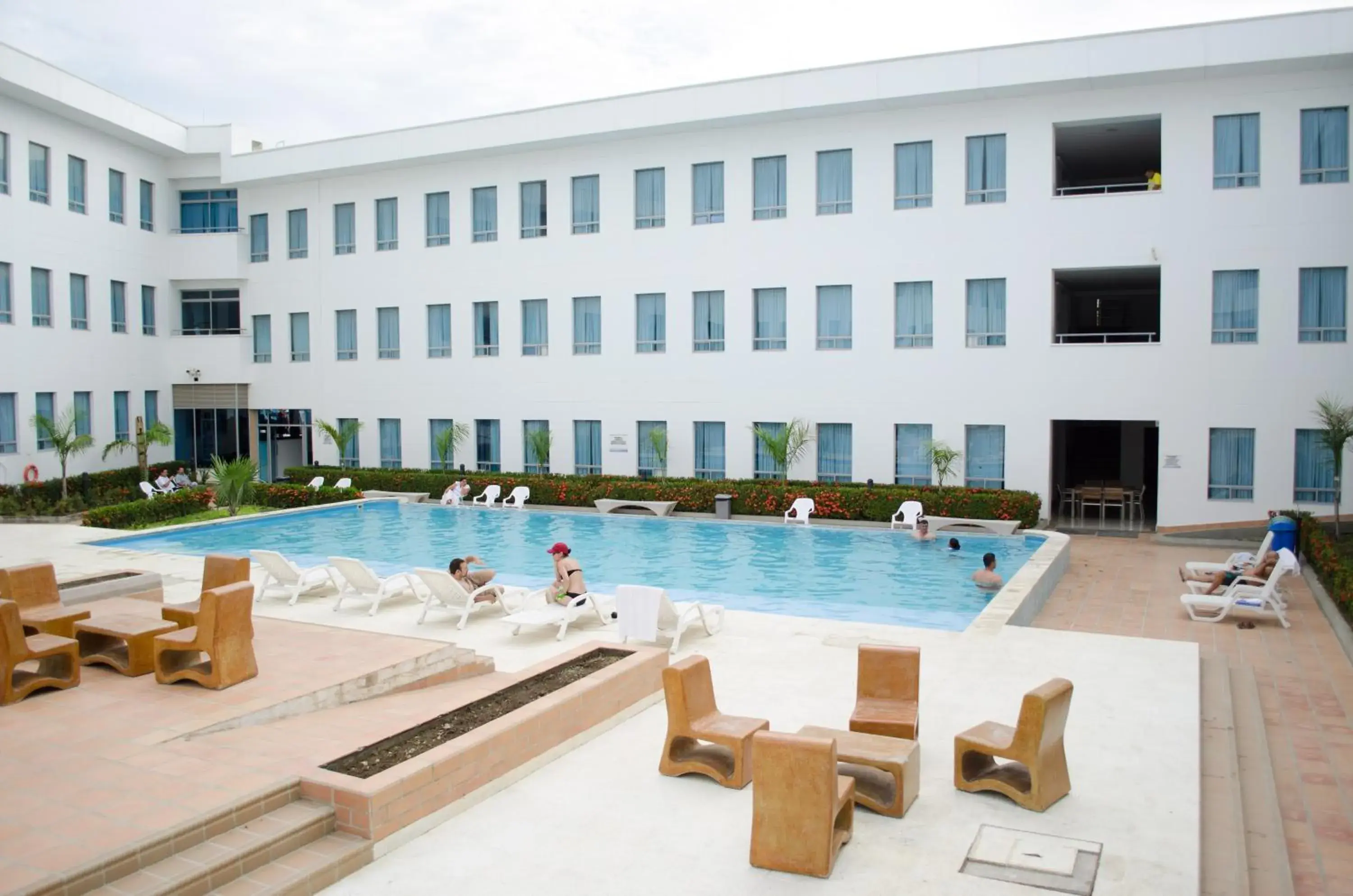 Swimming pool in Hotel Las Olas Mamonal Swimming pool in Hotel Las Olas Mamonal