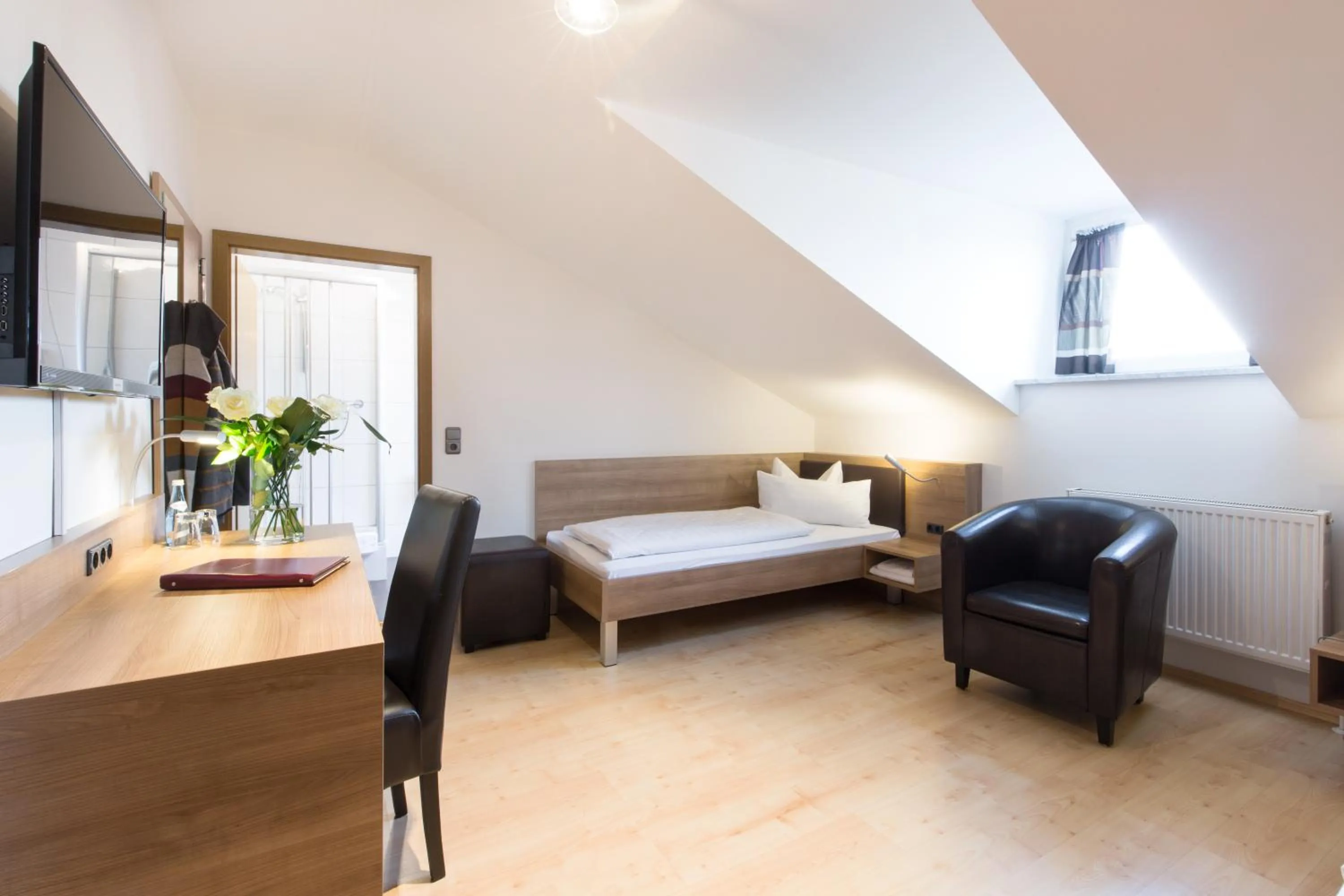 Photo of the whole room, Bed in Hotel Palko