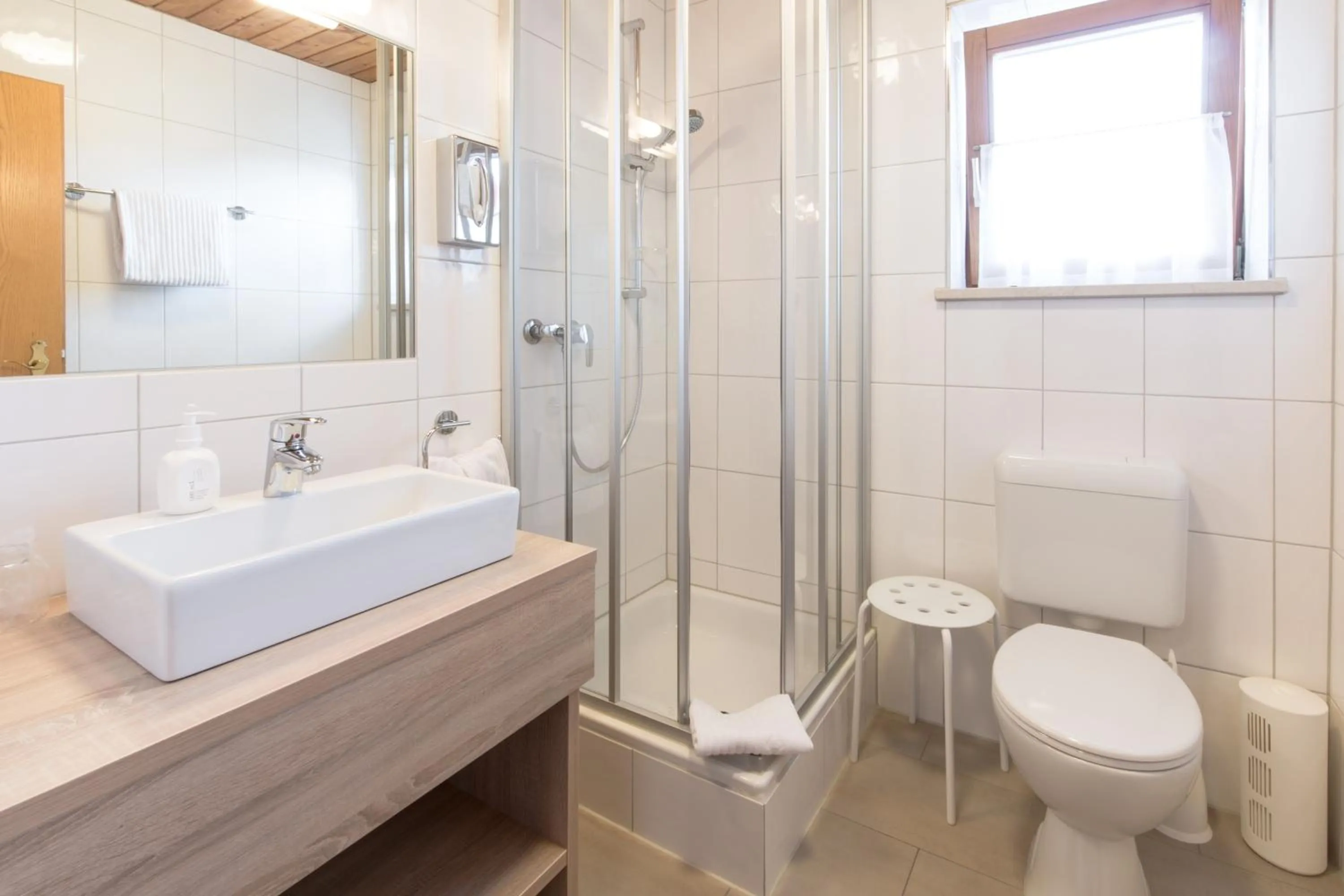 Shower in Hotel Palko