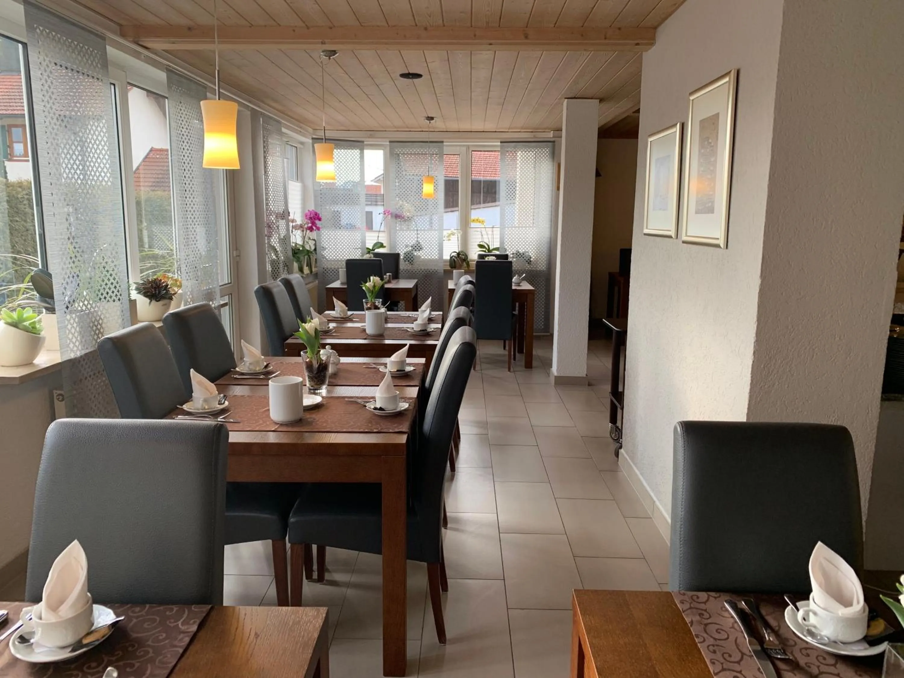 Restaurant/places to eat in Hotel Palko