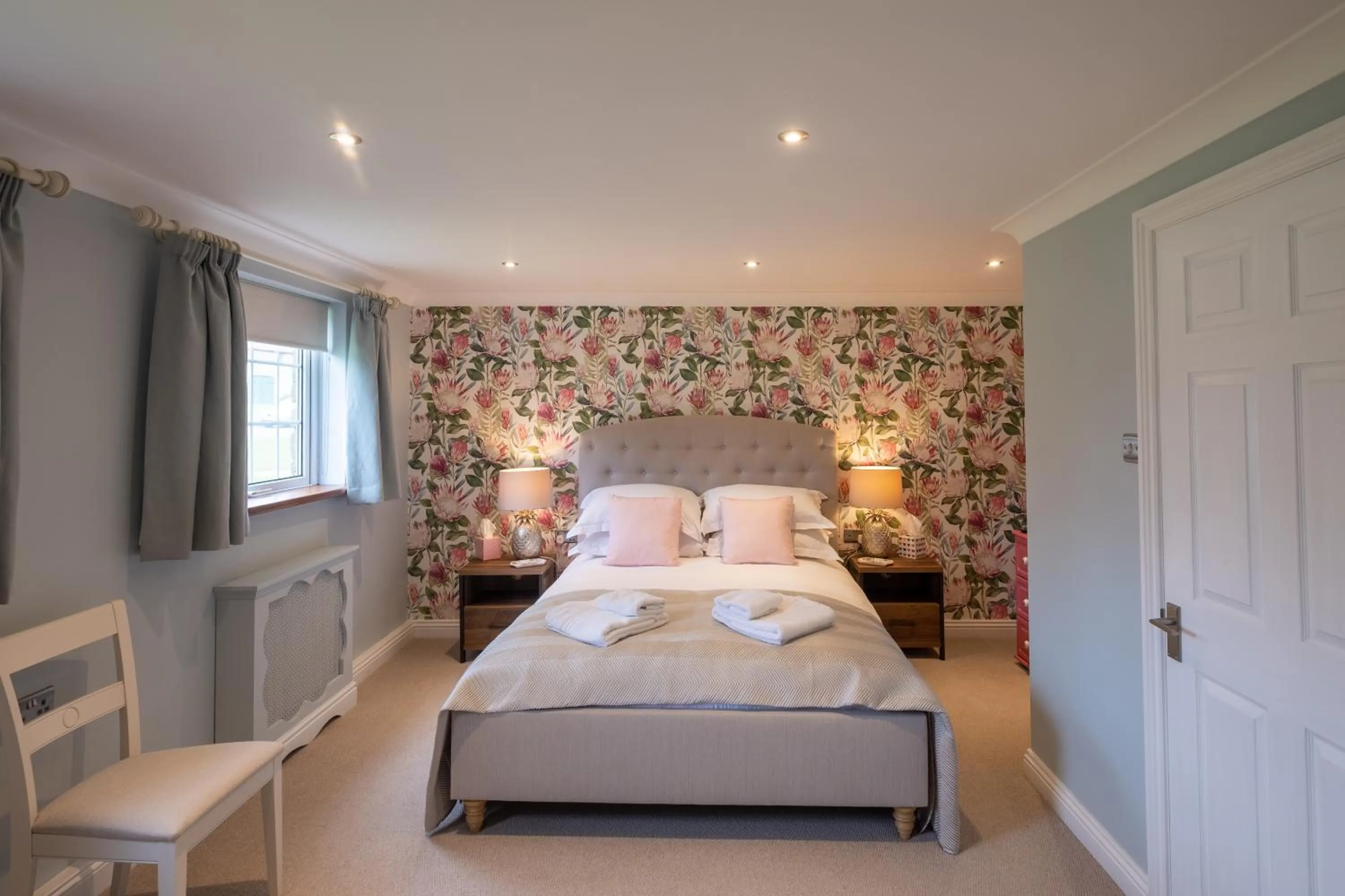 Bedroom, Bed in The Horseshoe Country Inn