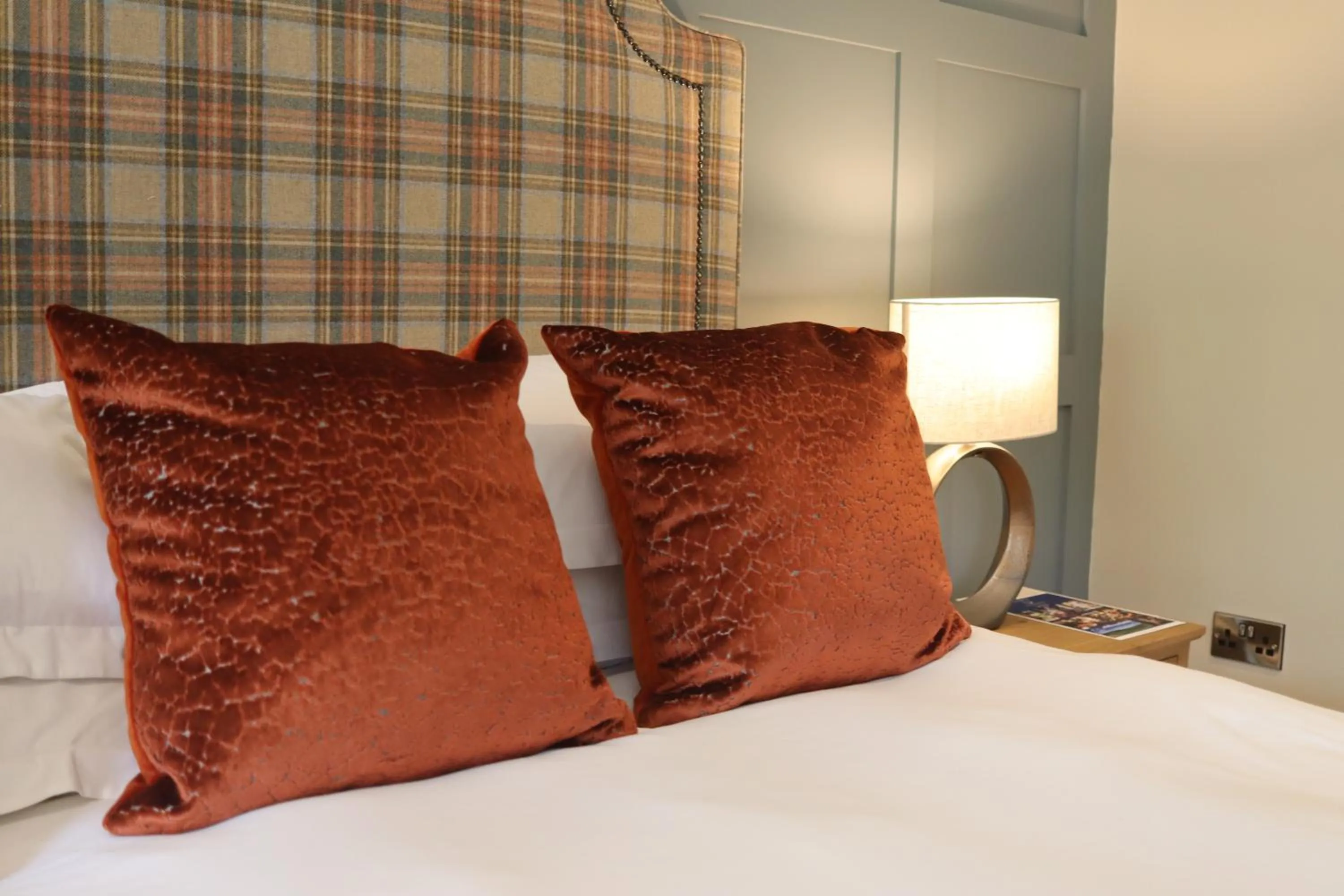 Bed in The Horseshoe Country Inn