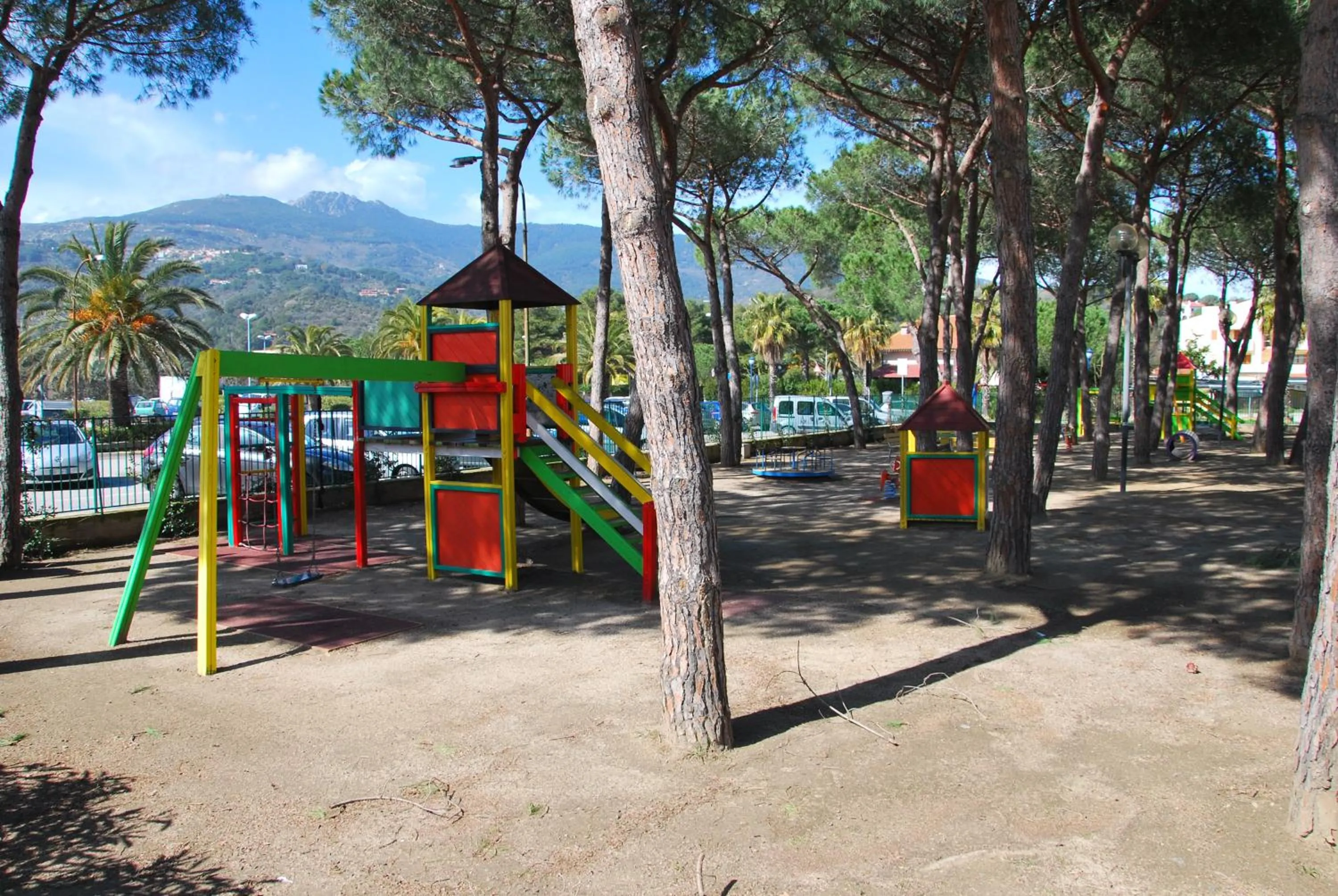 Children play ground in Appartamenti Olivo - 100 mt dal mare con aria condizionata