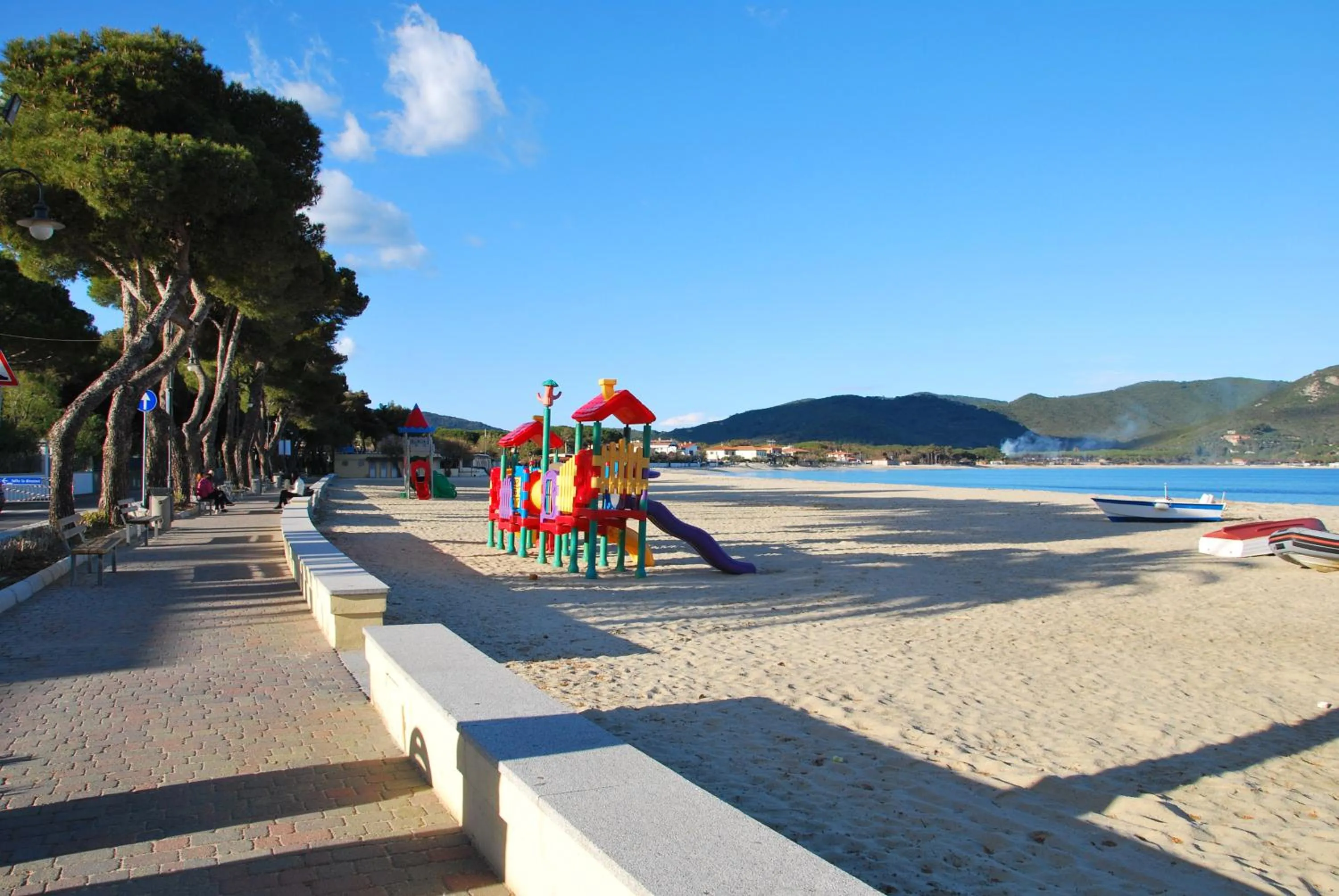 Beach in Appartamenti Olivo - 100 mt dal mare con aria condizionata