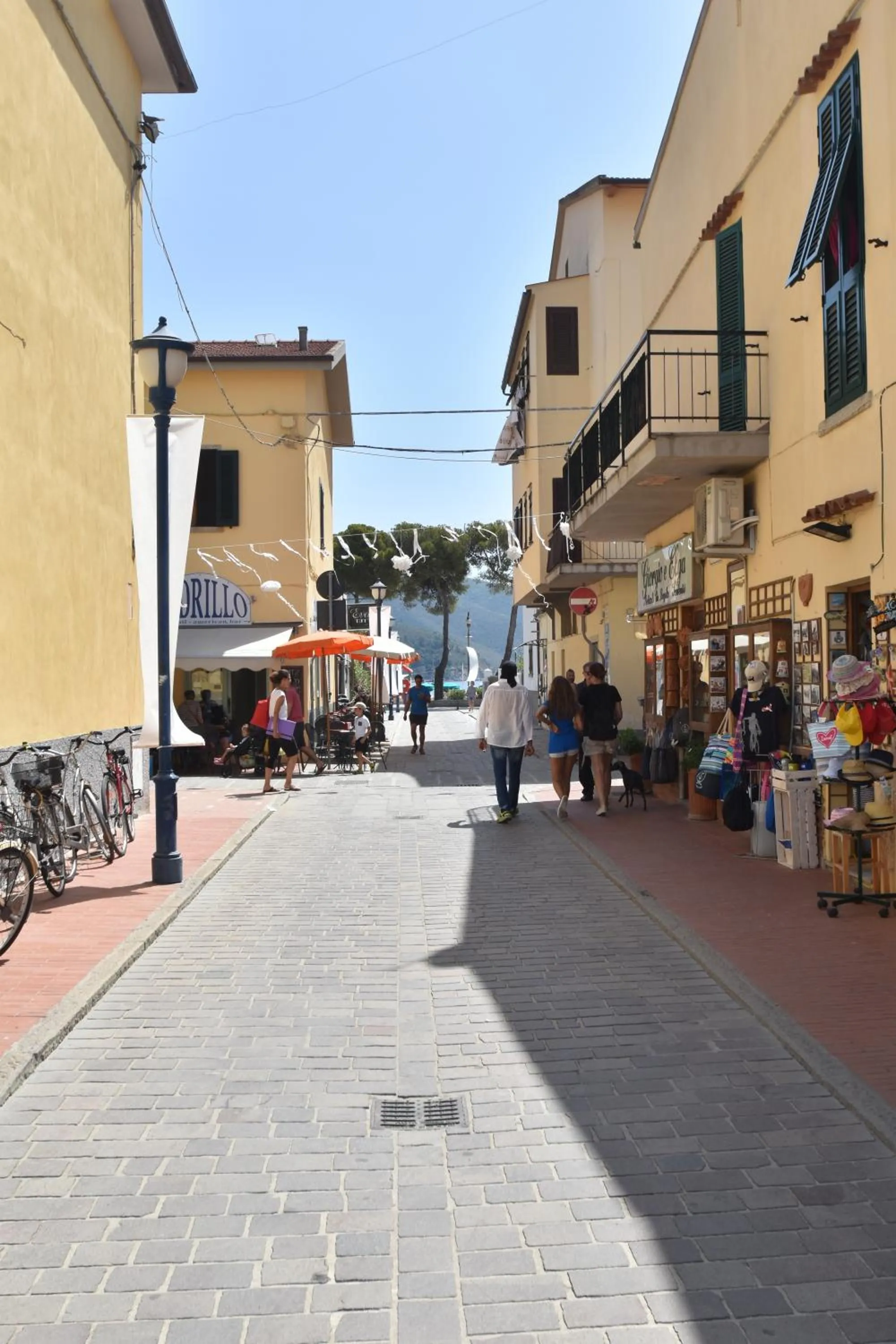 Street view in Appartamenti Olivo - 100 mt dal mare con aria condizionata