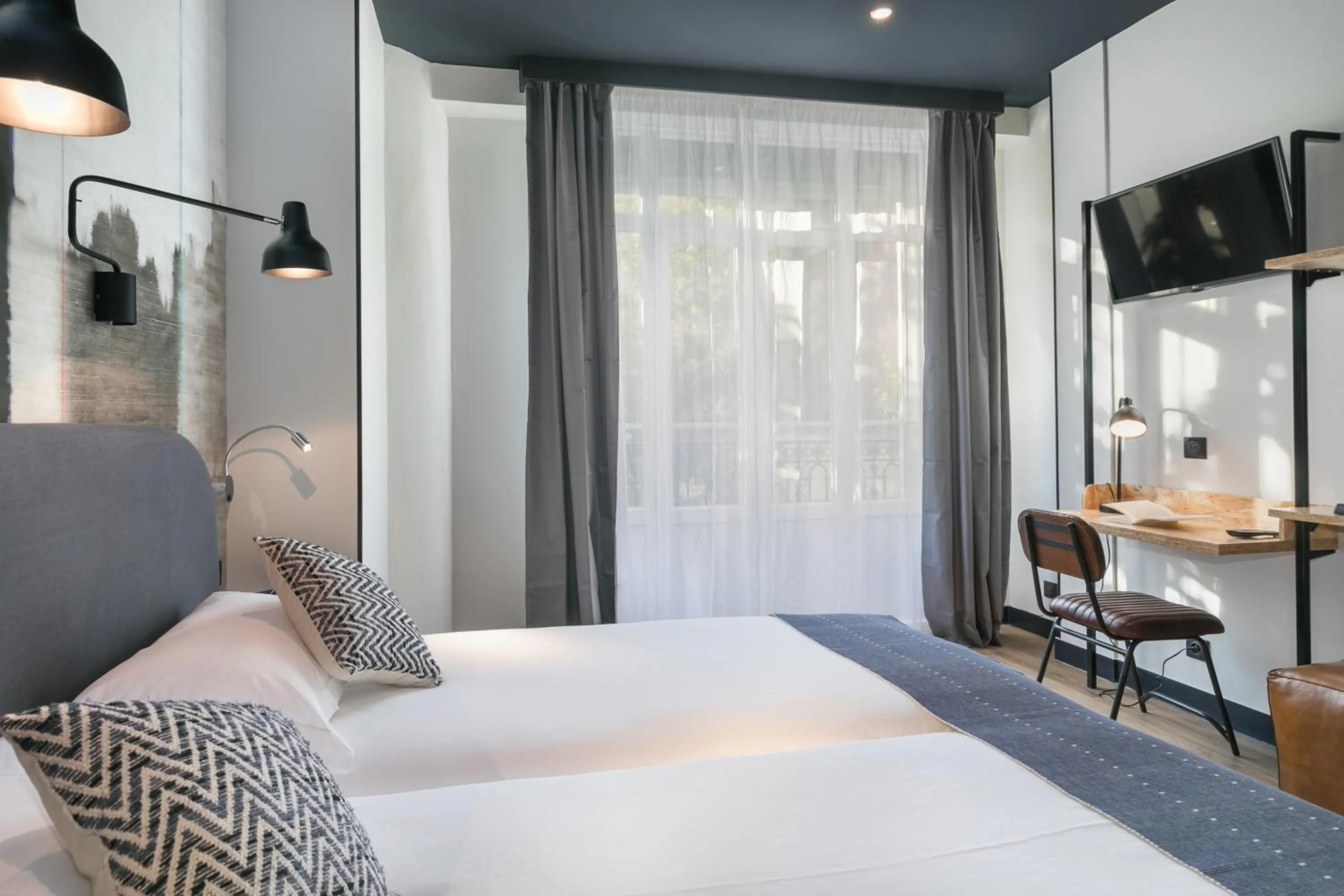 Bed in Hotel So’Co by Happyculture