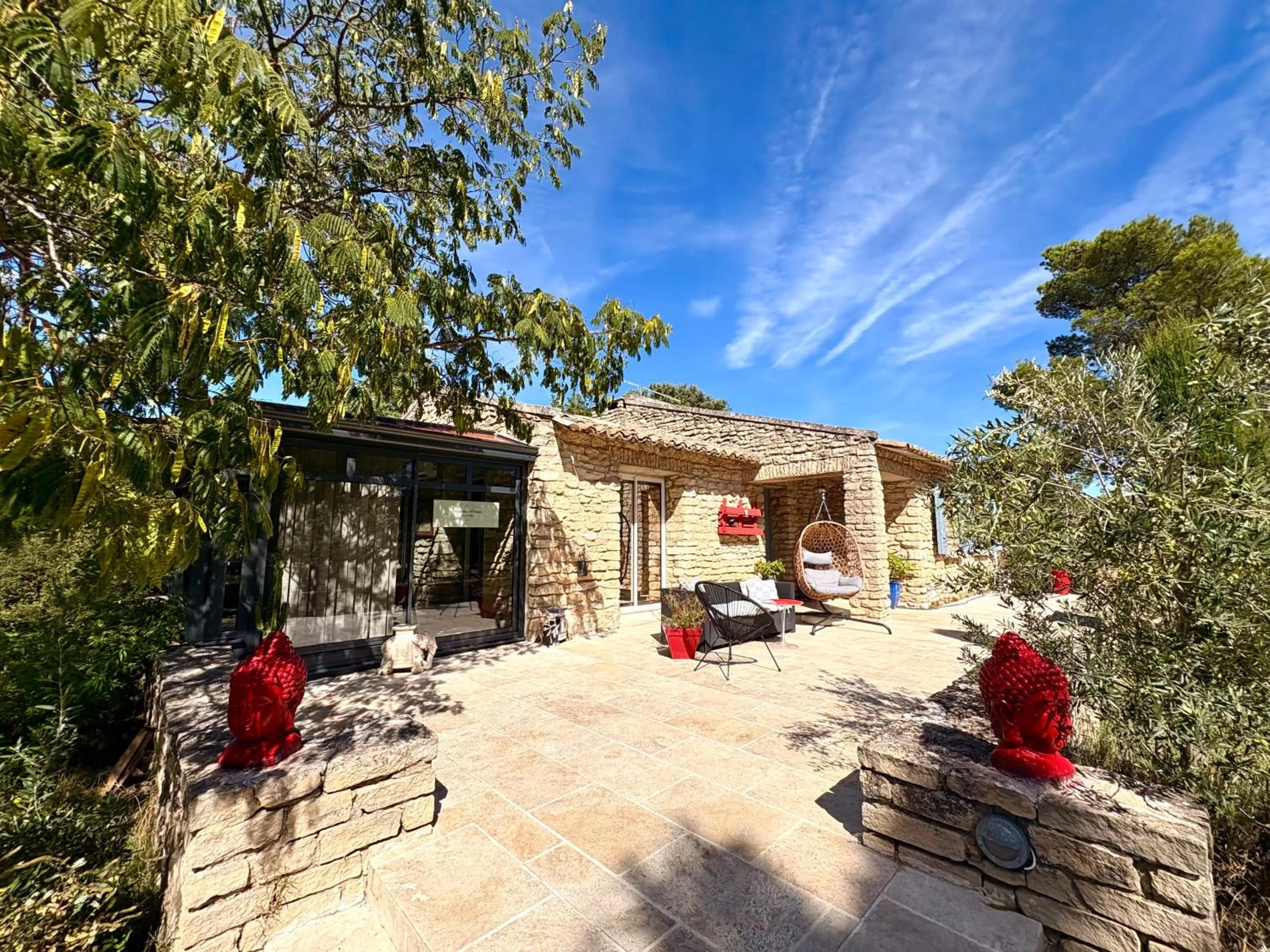 Property building in Les Jardins d'Eleusis