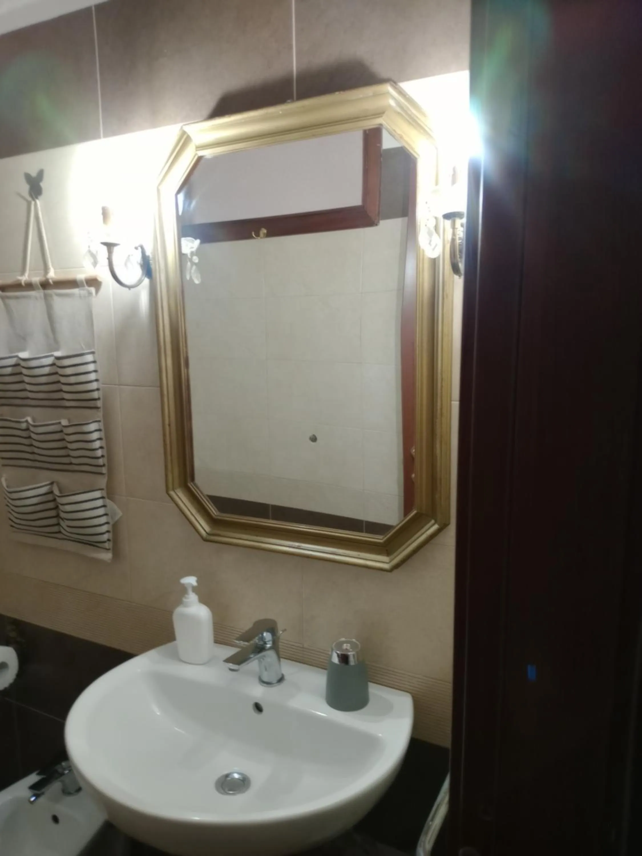 Shower in B&B Lo Scrigno