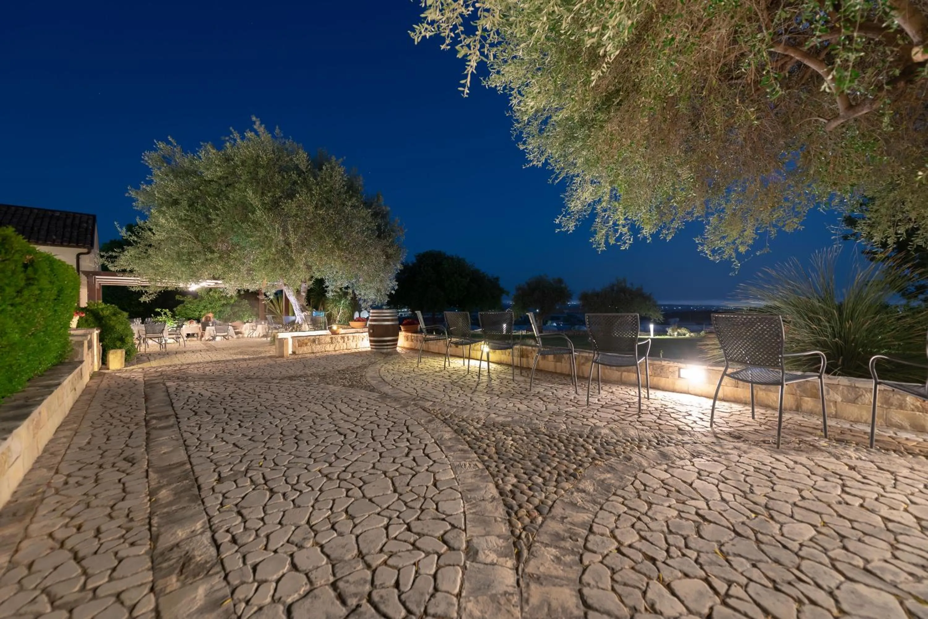 Restaurant/places to eat in Relais Torre Marabino