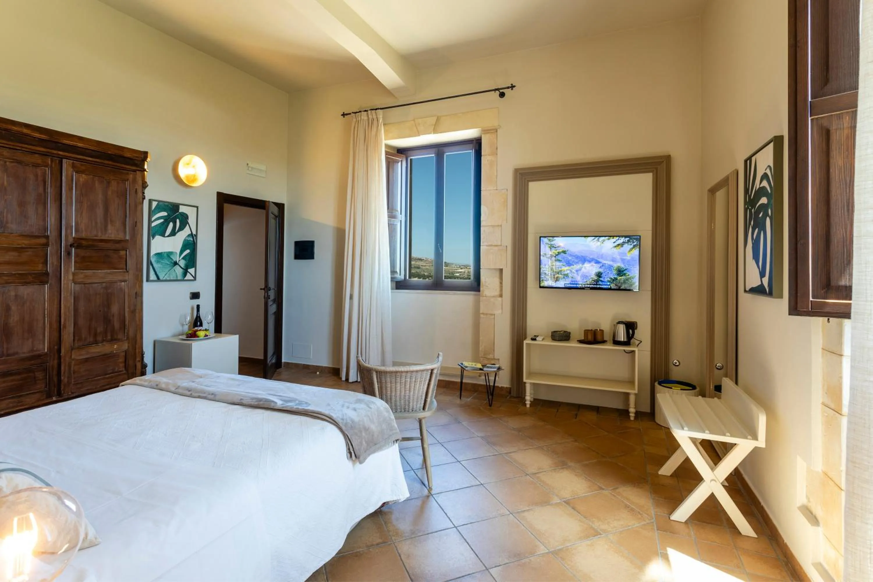 Photo of the whole room, Bed in Relais Torre Marabino