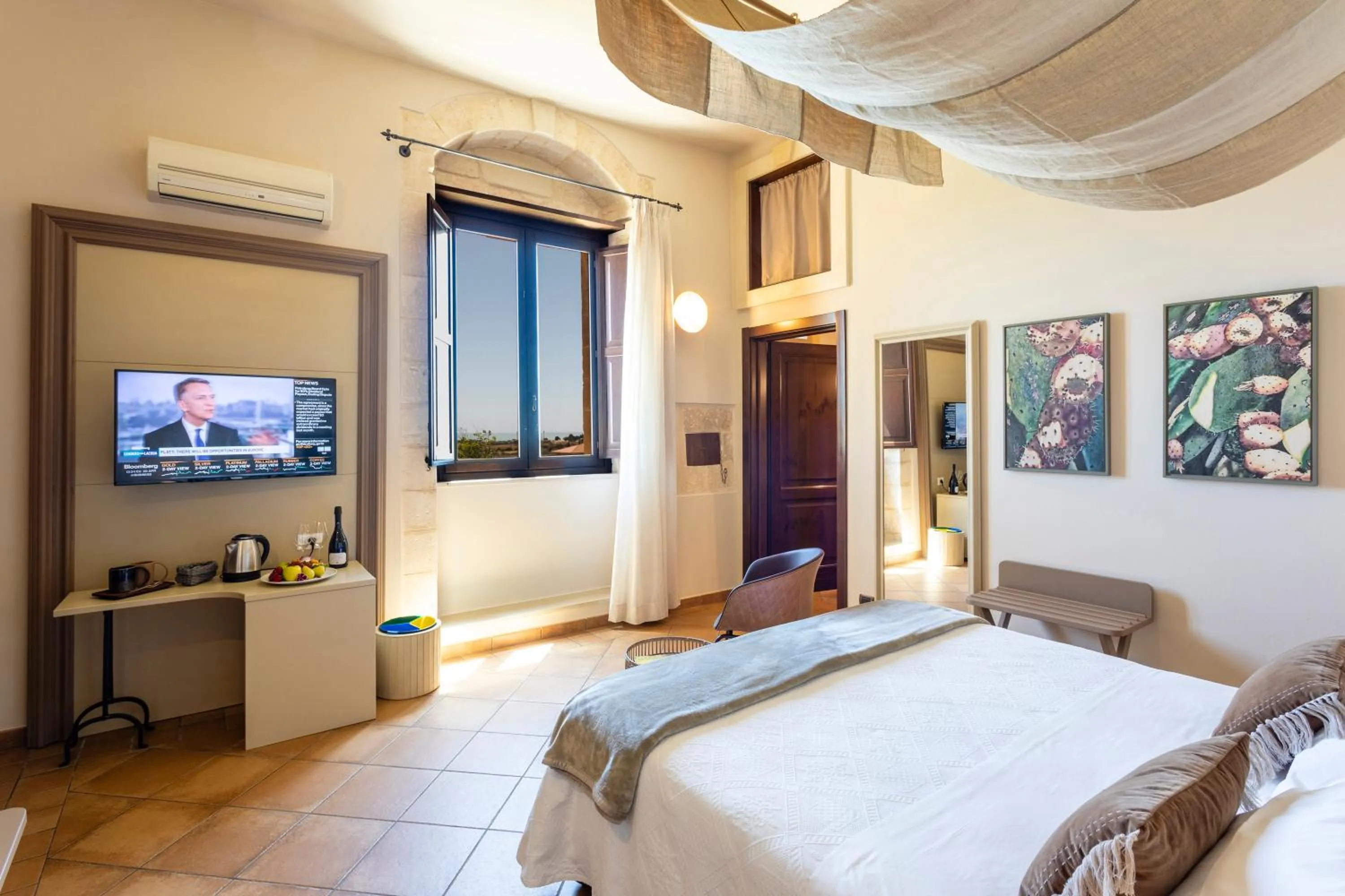 Photo of the whole room, Bed in Relais Torre Marabino