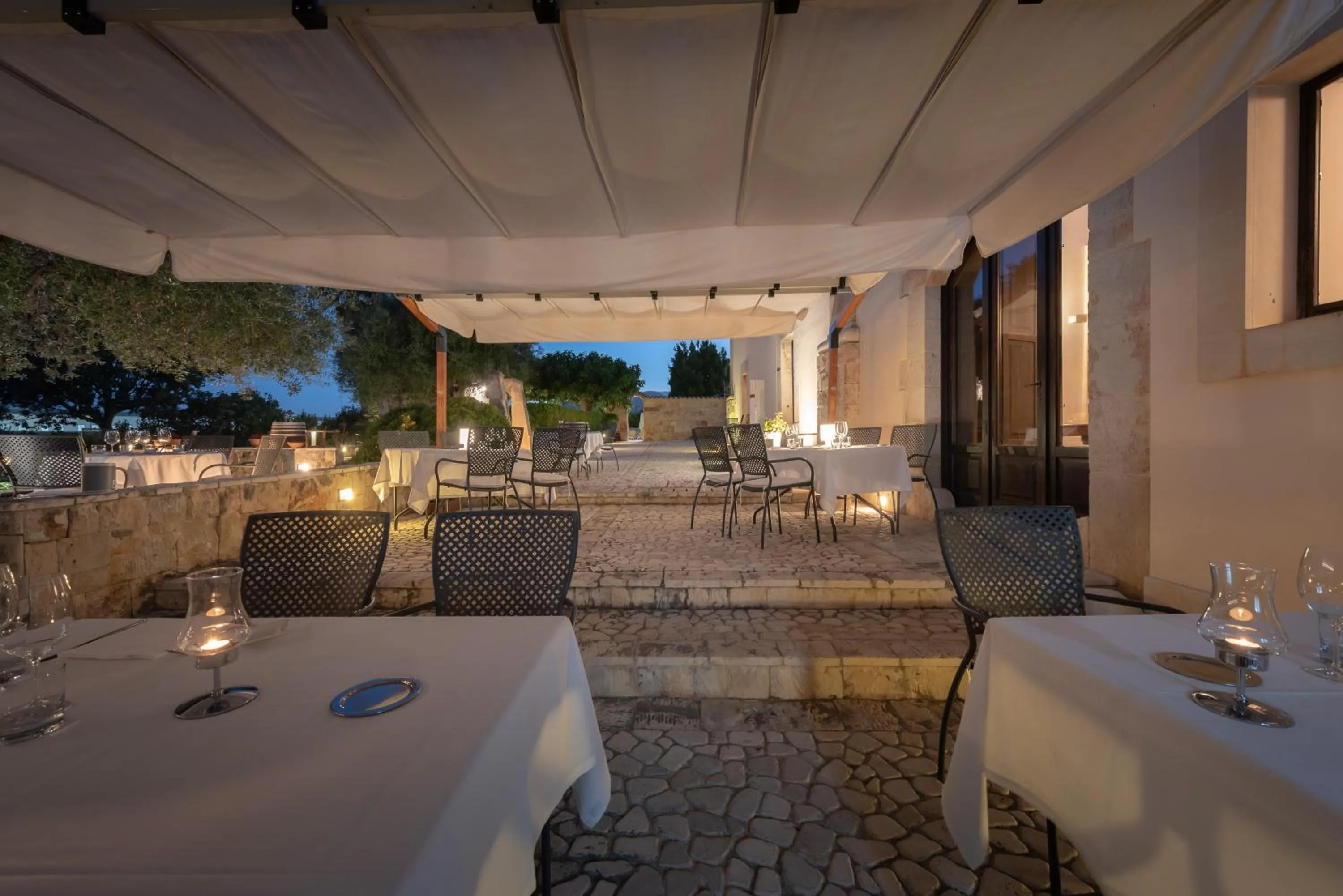 Restaurant/places to eat in Relais Torre Marabino