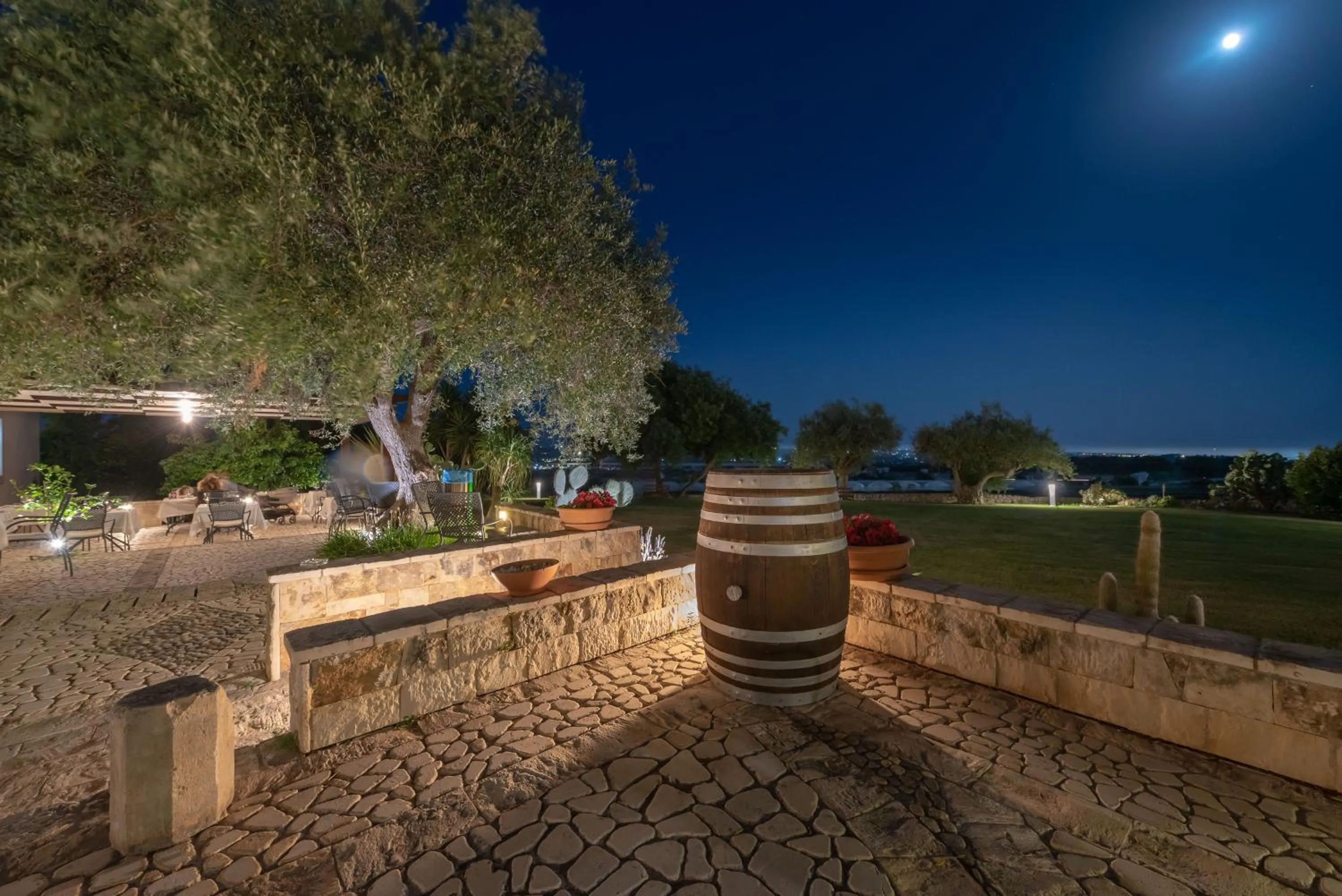 Patio in Relais Torre Marabino