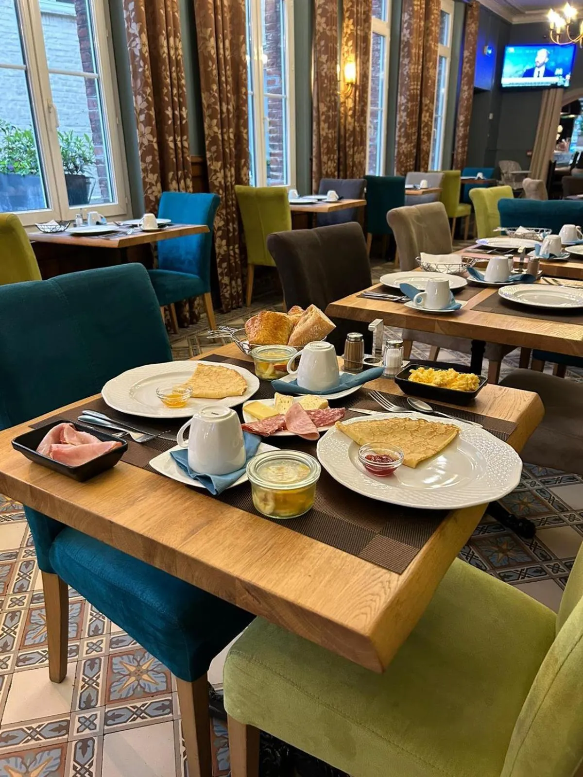 Breakfast in Hôtel & Appartements Le Florence