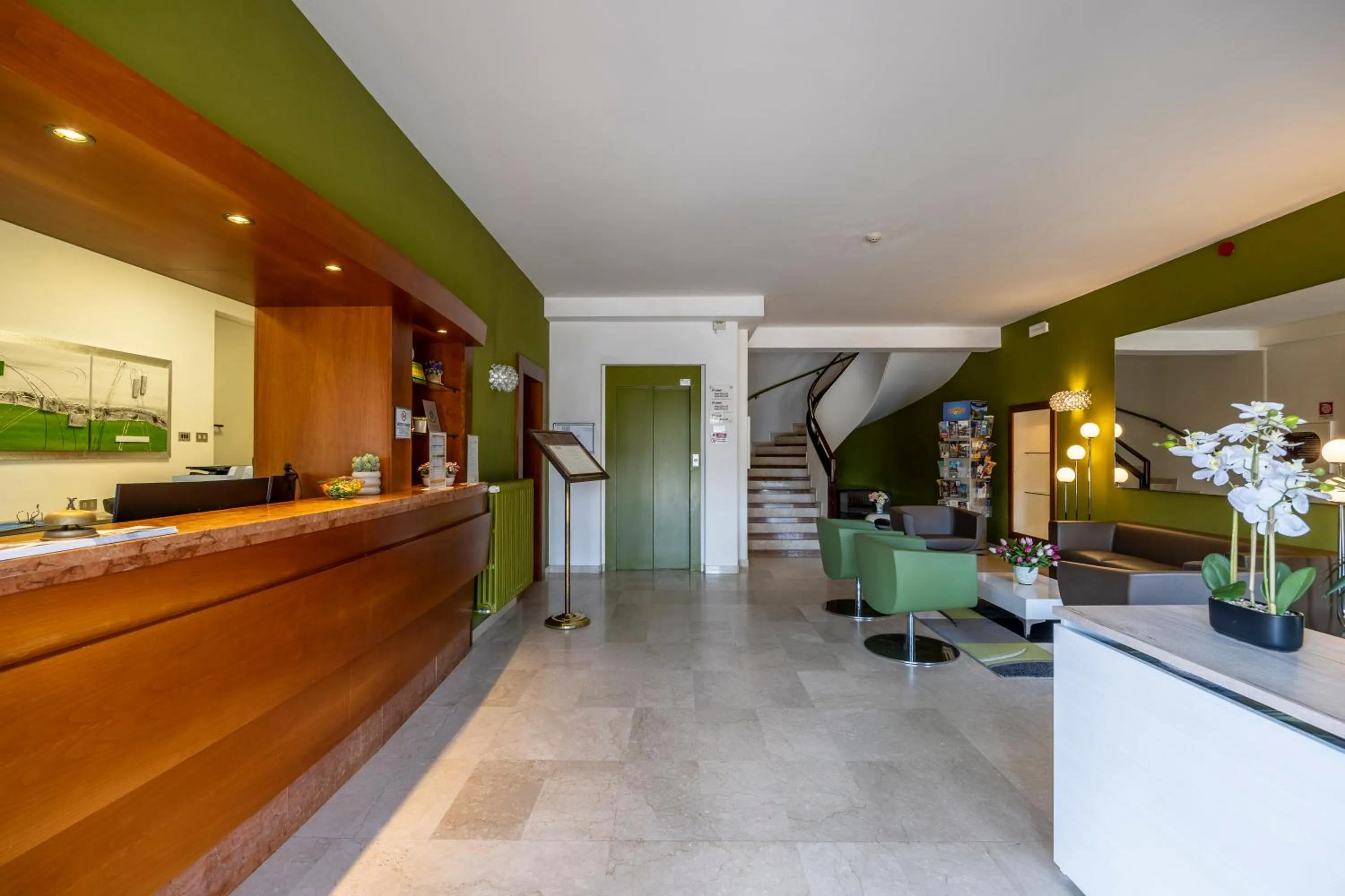 Lobby or reception in Hotel Ideal