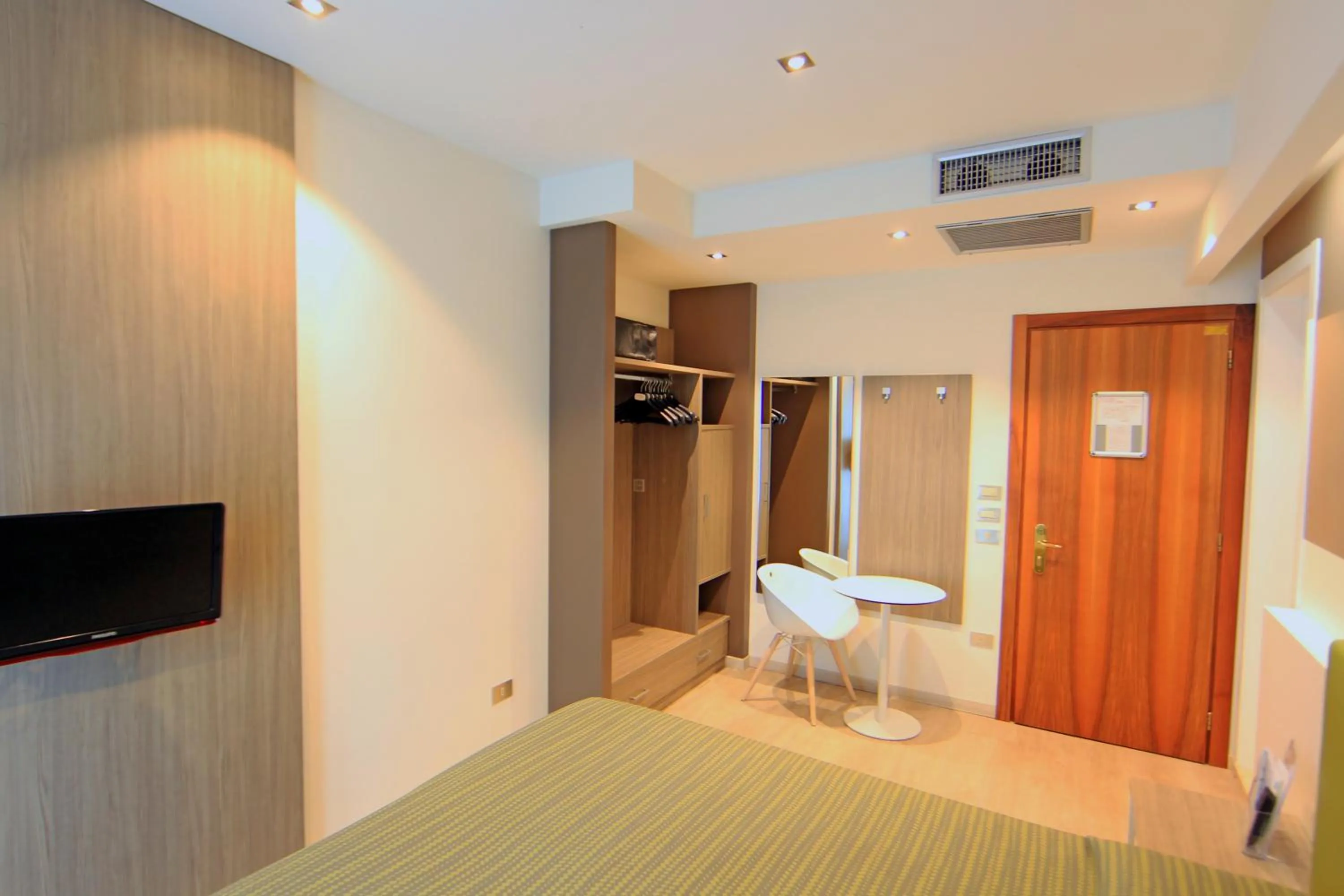 Bedroom, Bed in Hotel Ideal