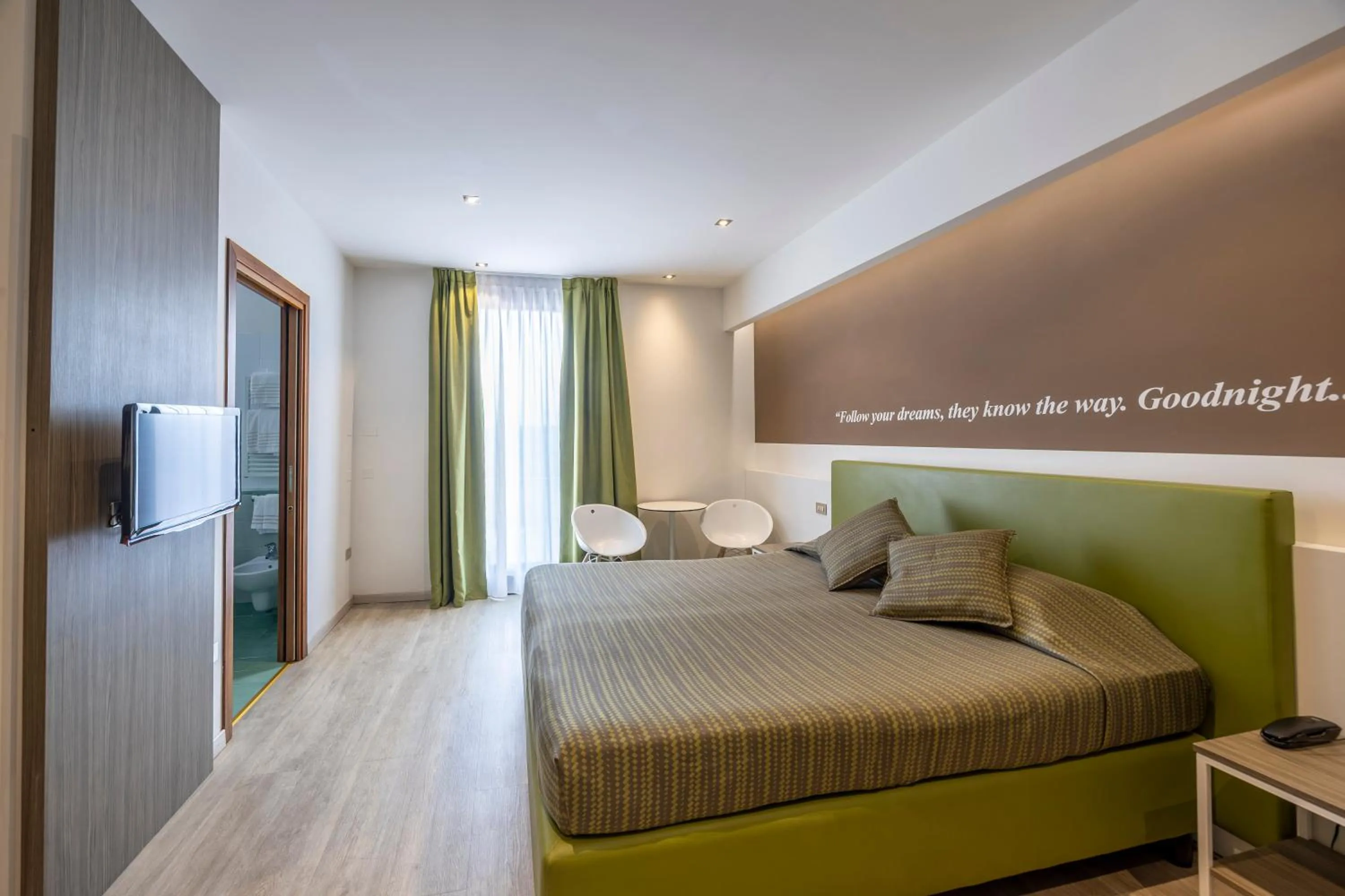 Photo of the whole room, Bed in Hotel Ideal