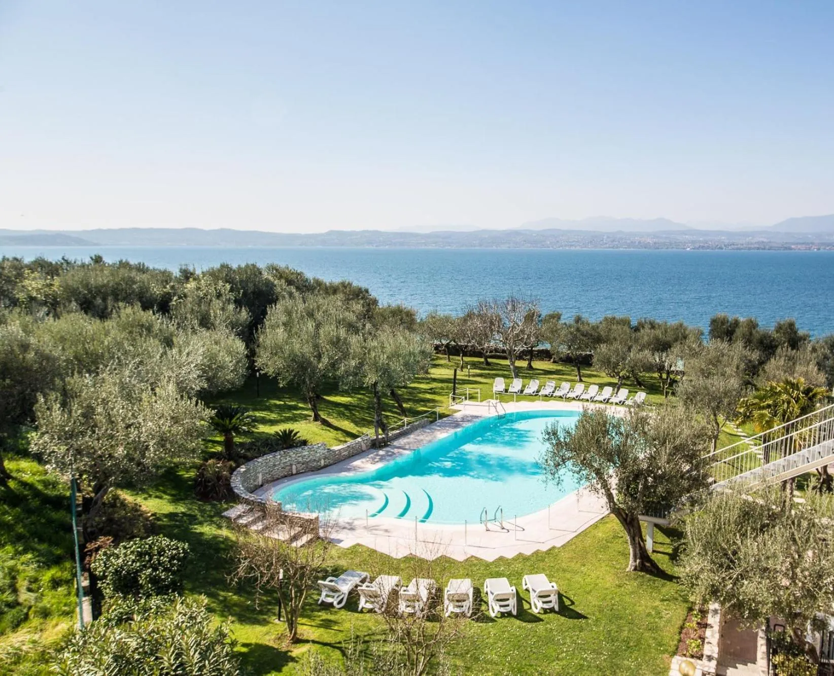 Swimming pool in Hotel Ideal