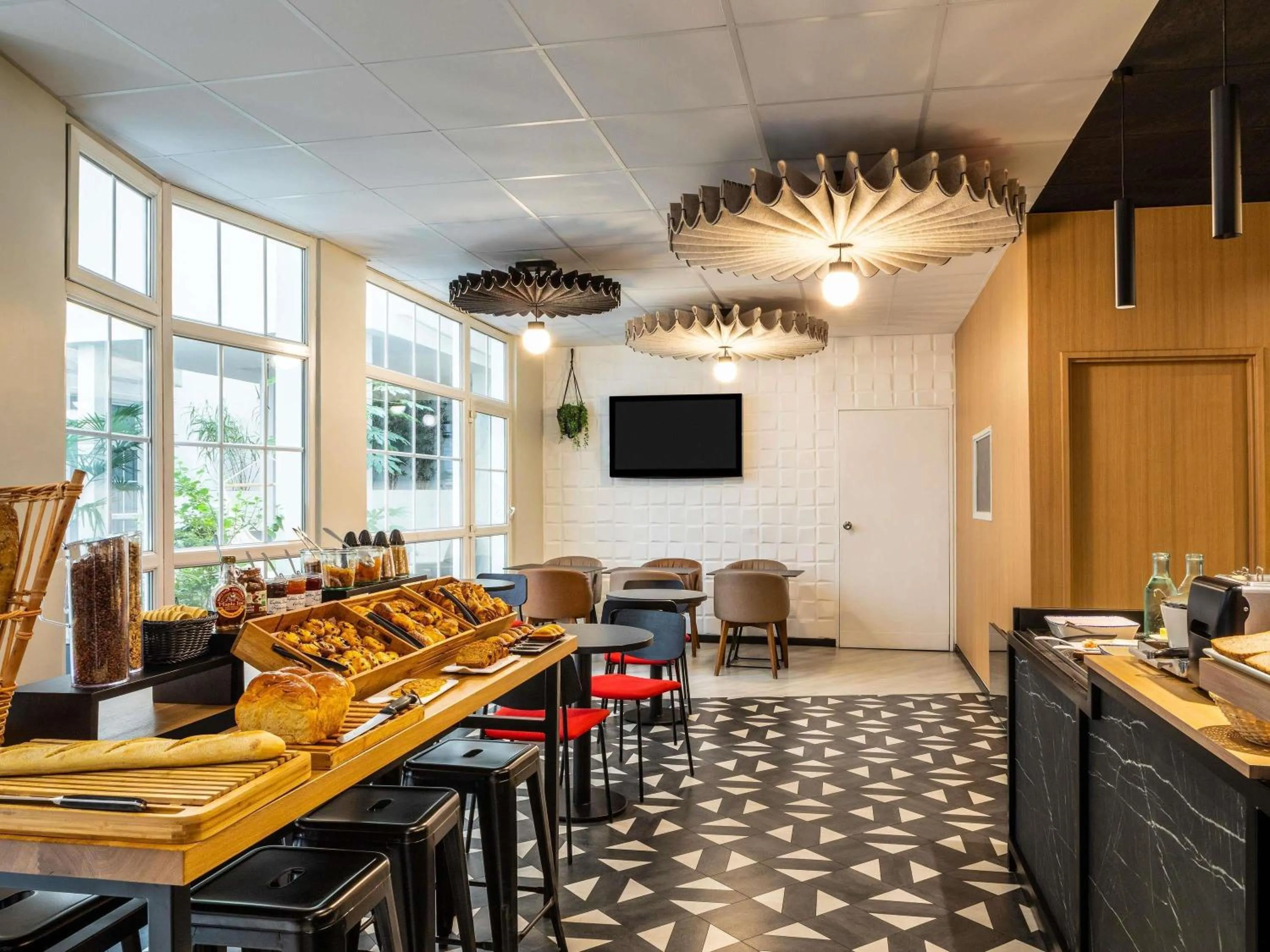 Property building in ibis Paris Ornano Montmartre Nord 18ème