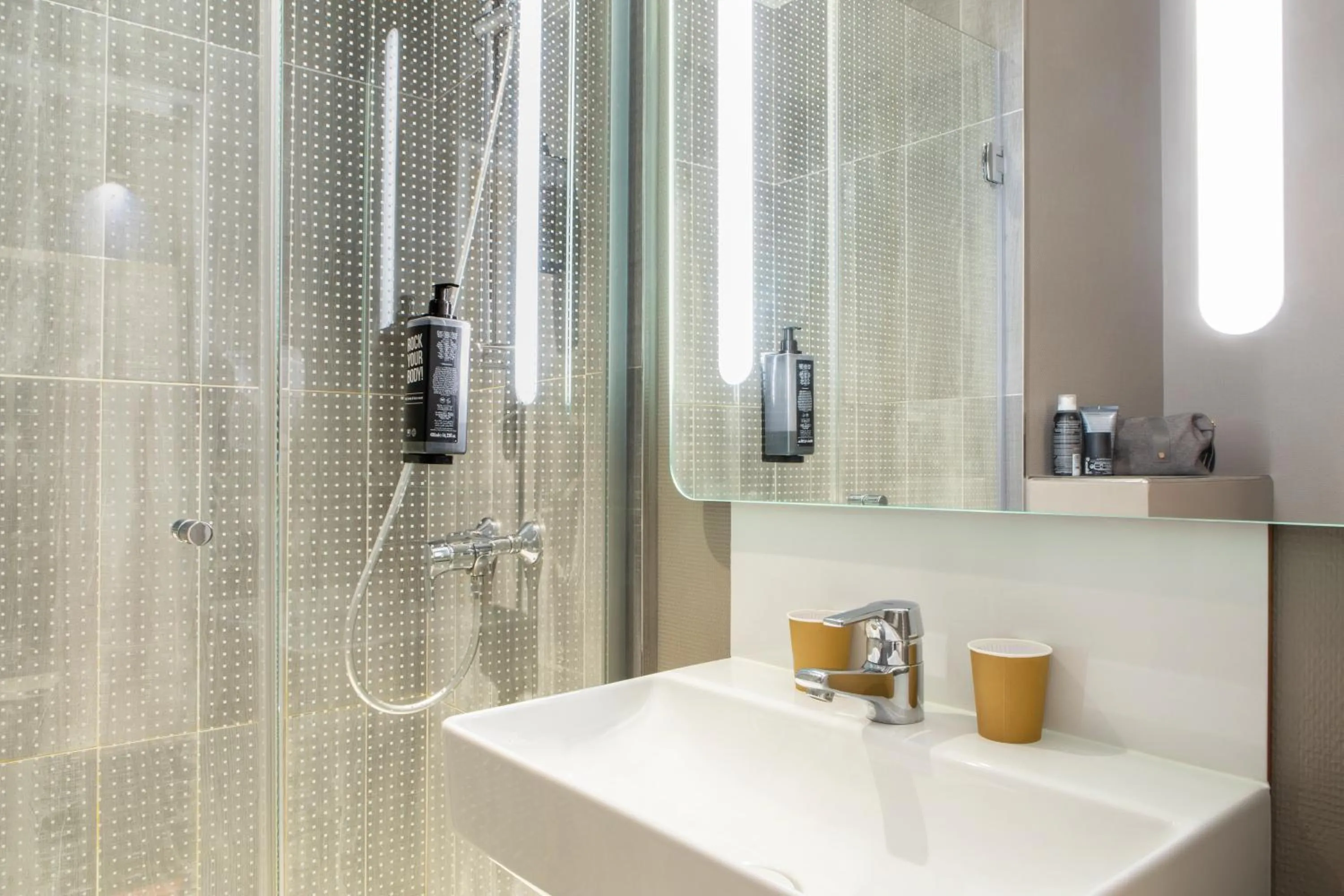 Bathroom in ibis Paris Ornano Montmartre Nord 18ème