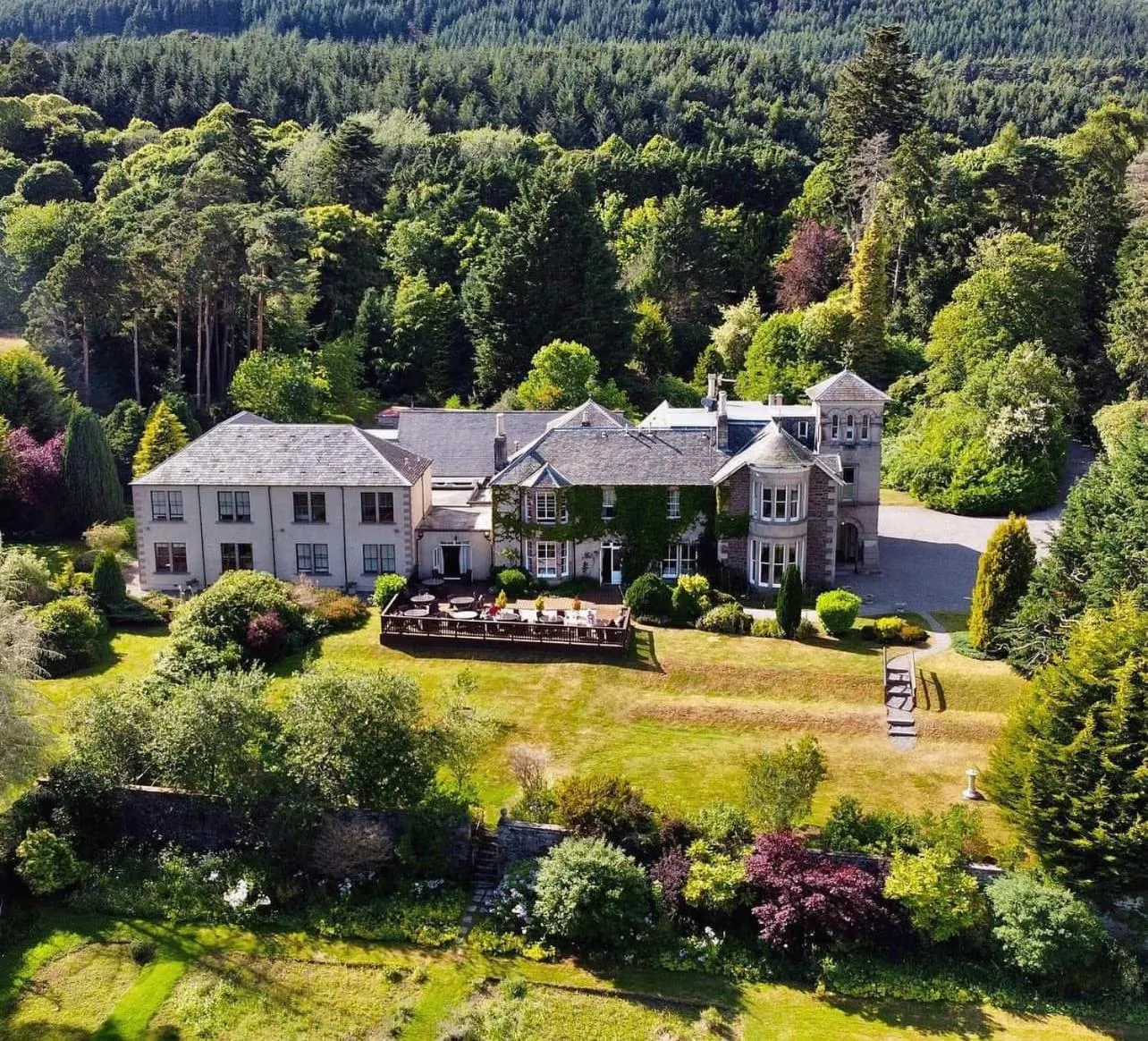 Property building in Loch Ness Country House Hotel
