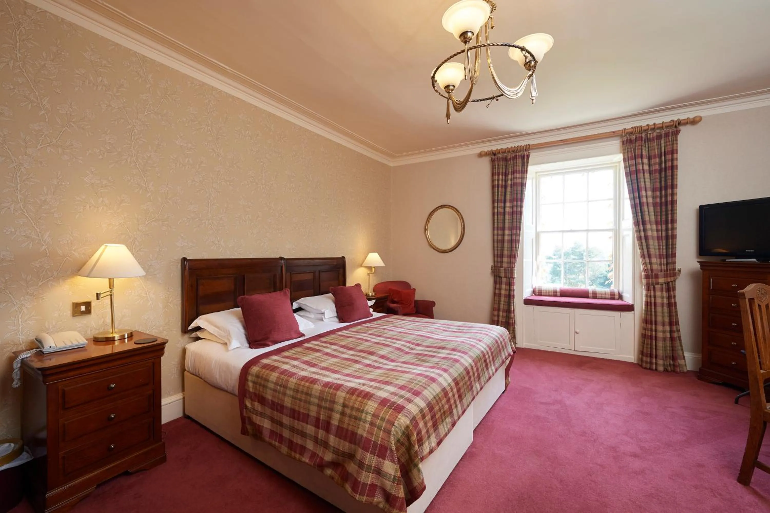 Bedroom, Bed in Loch Ness Country House Hotel