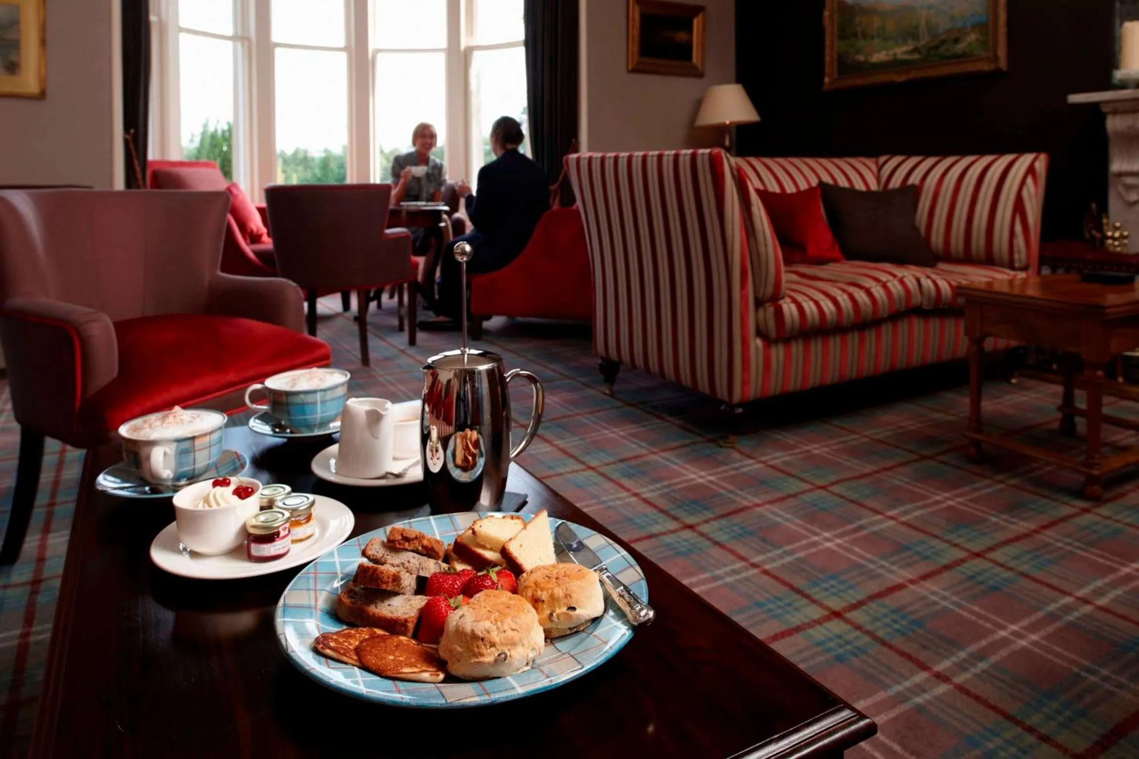 Lounge or bar in Loch Ness Country House Hotel