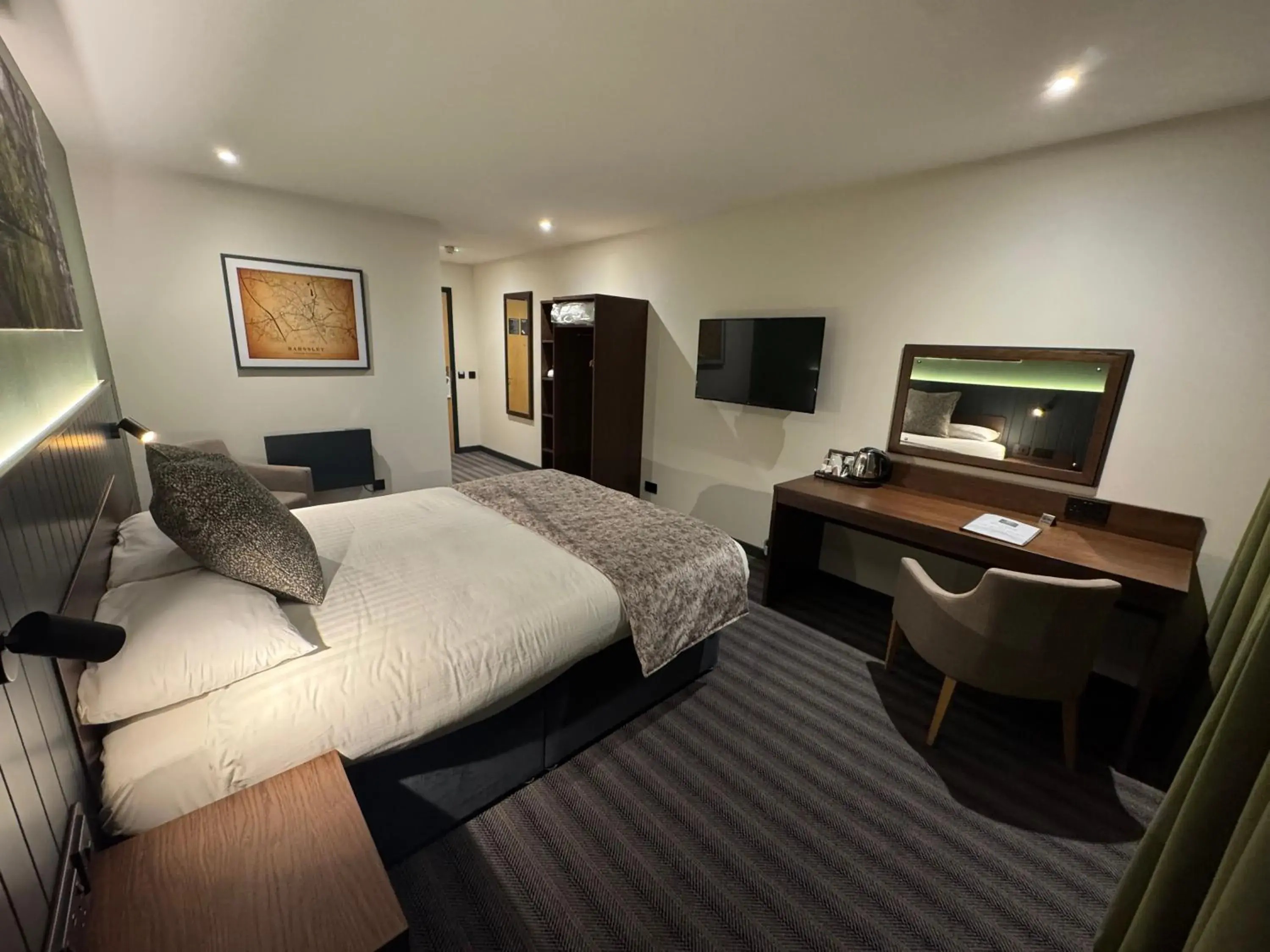 Deluxe King Room in Hotel Nineteen Deluxe King Room in Hotel Nineteen