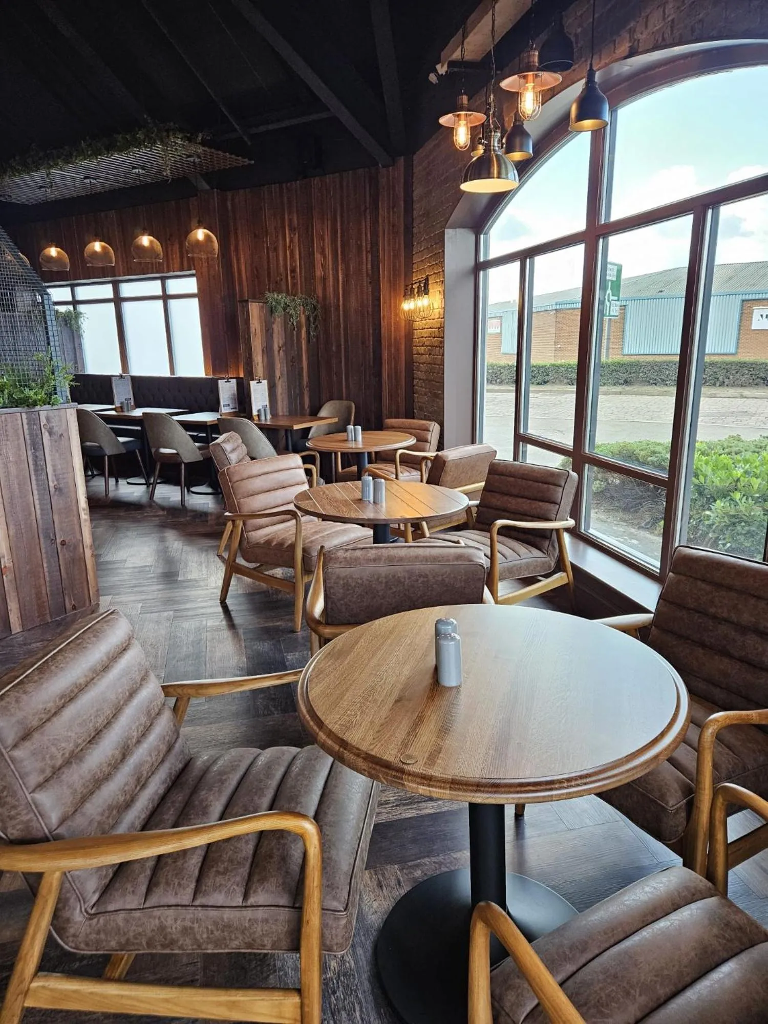 Restaurant/places to eat in Hotel Nineteen