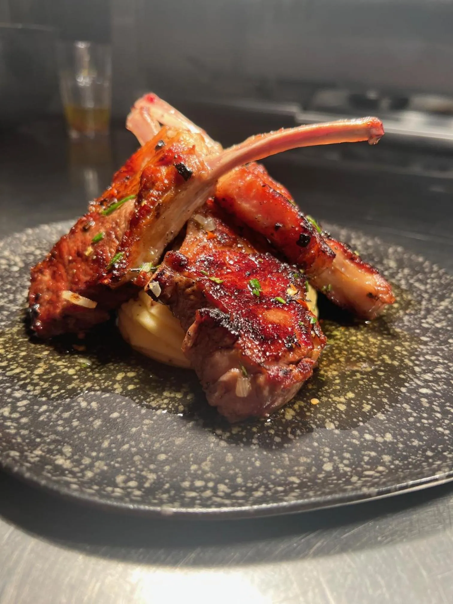 Restaurant/places to eat in The Avenue Hotel Ltd