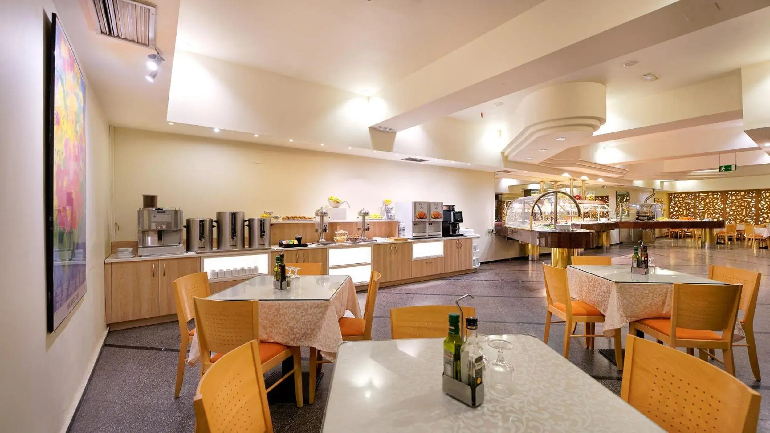 Restaurant/places to eat in Bull Astoria Restaurant/places to eat in Bull Astoria