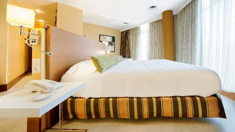 Bedroom, Bed in Bull Astoria