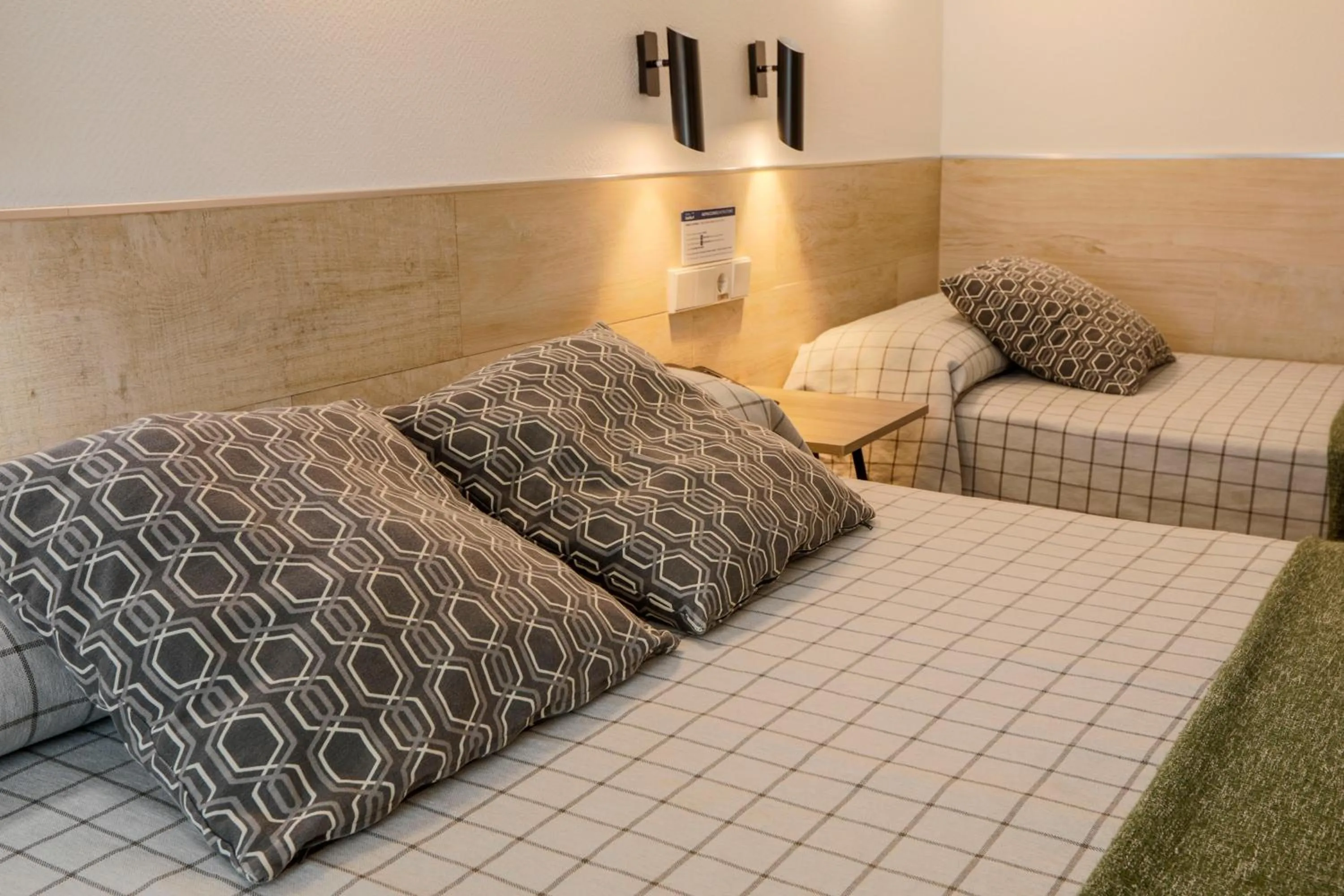 Bed in Hostal Castilla II Puerta del Sol