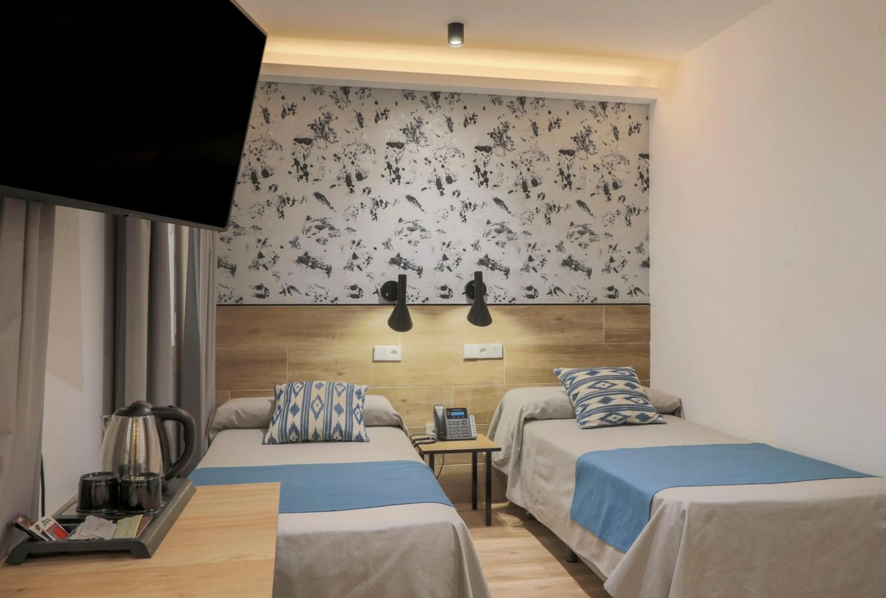 Bed in Hostal Castilla II Puerta del Sol