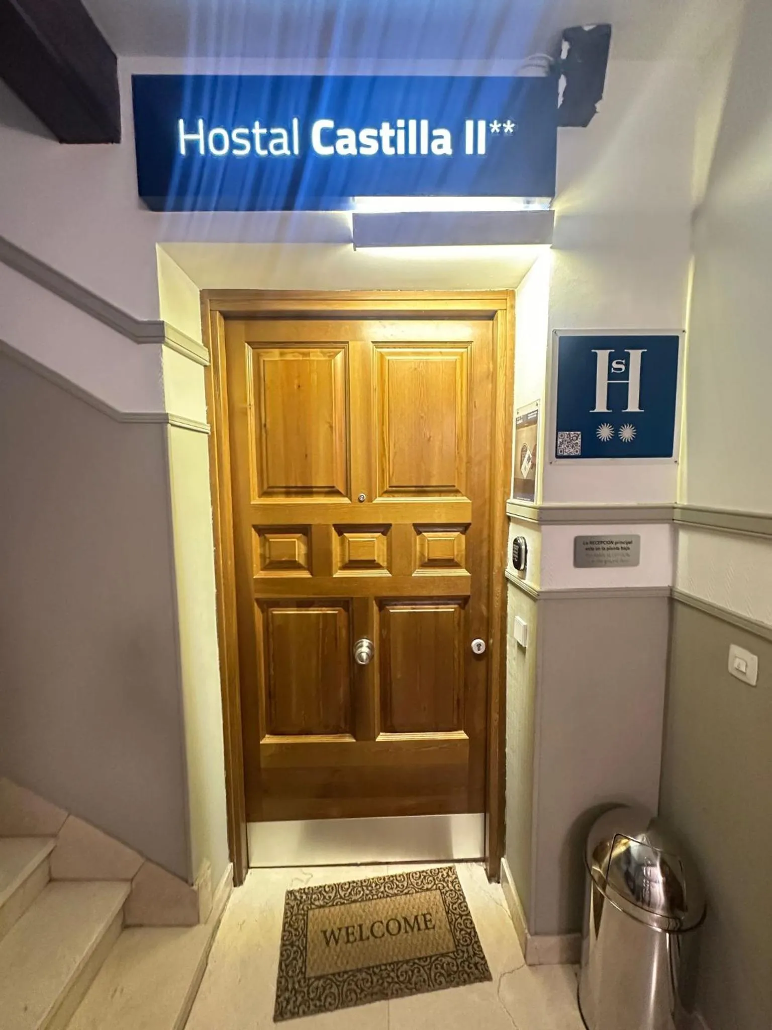 Property building in Hostal Castilla II Puerta del Sol