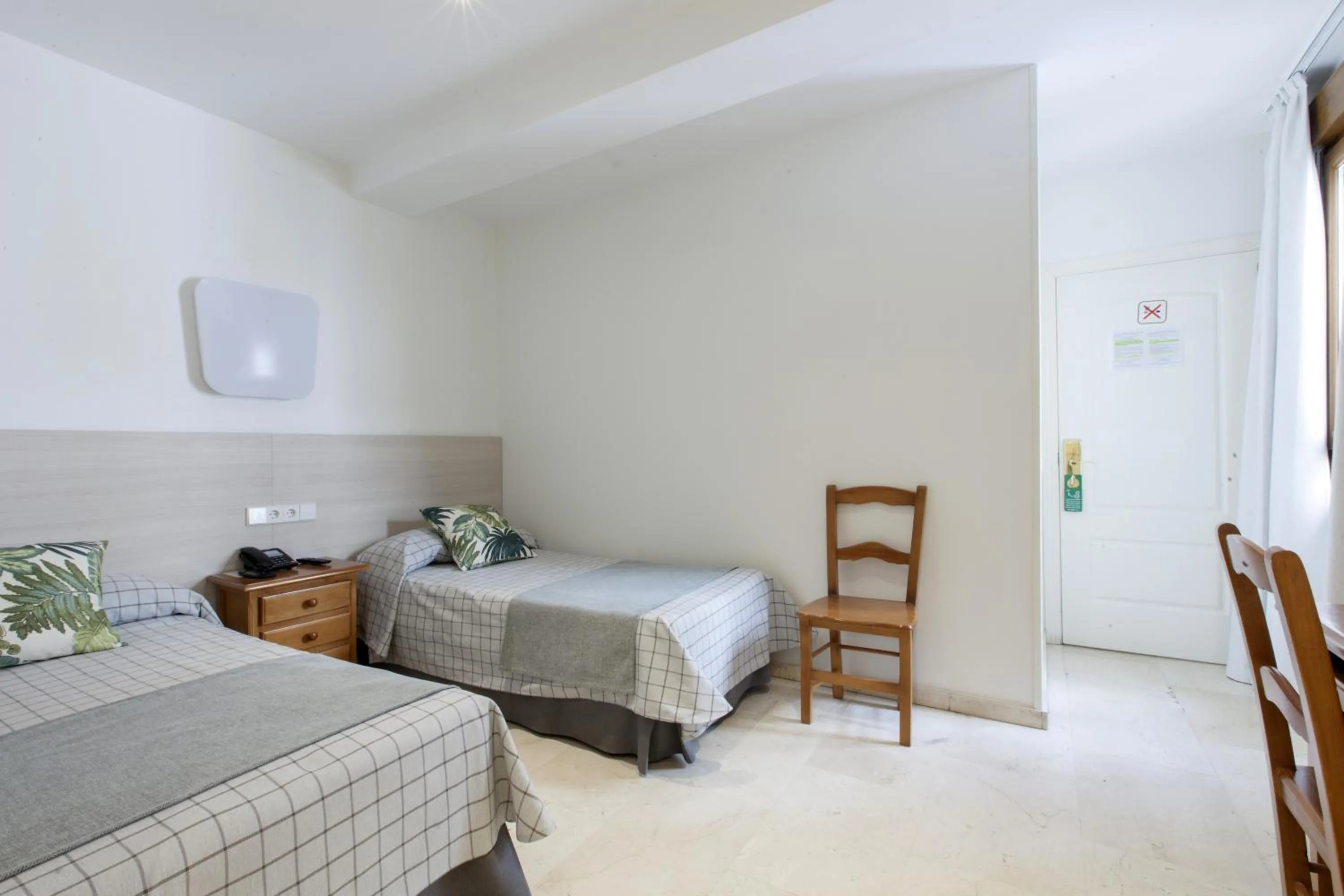 Photo of the whole room, Bed in Hostal Castilla II Puerta del Sol