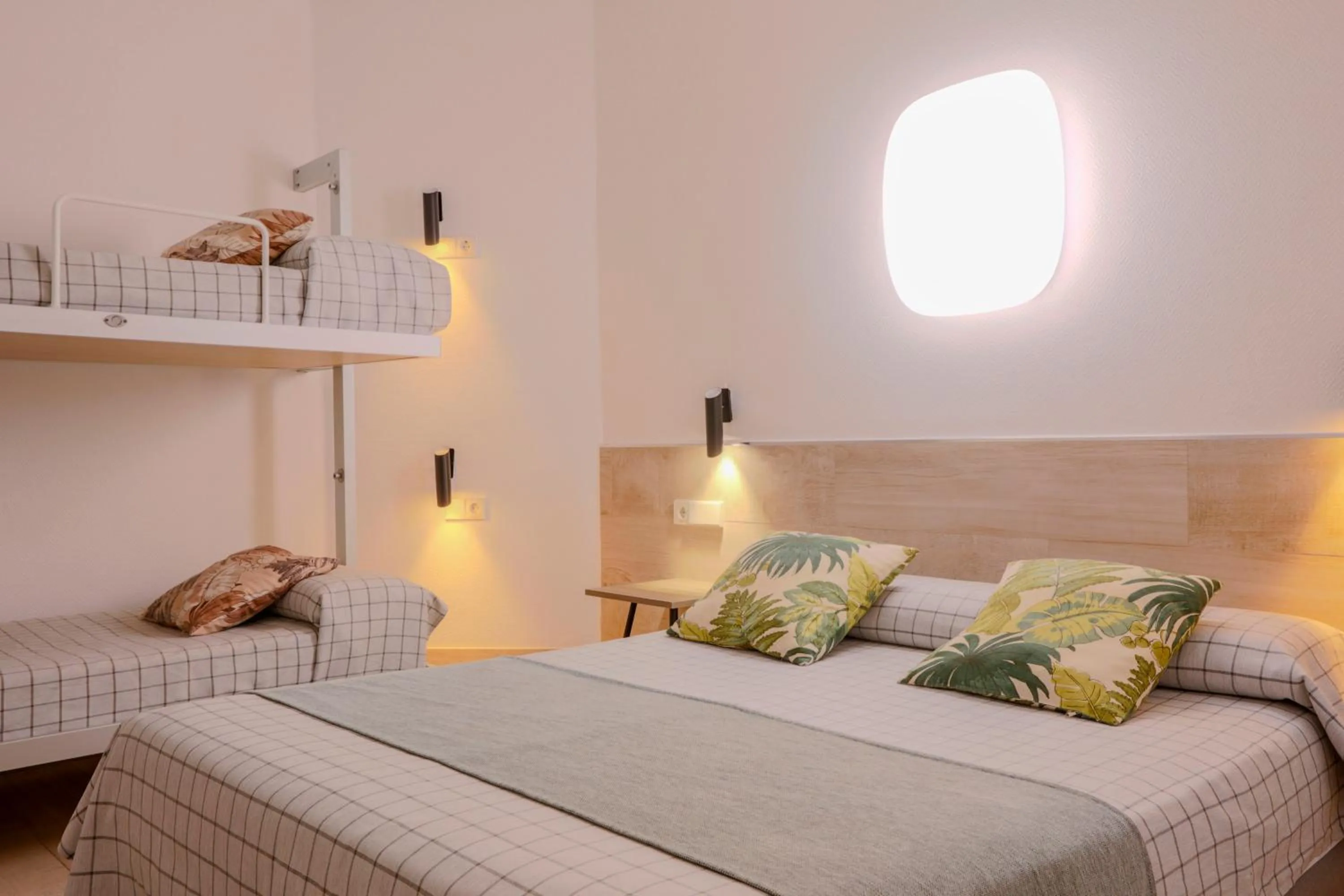 Photo of the whole room, Bed in Hostal Castilla II Puerta del Sol