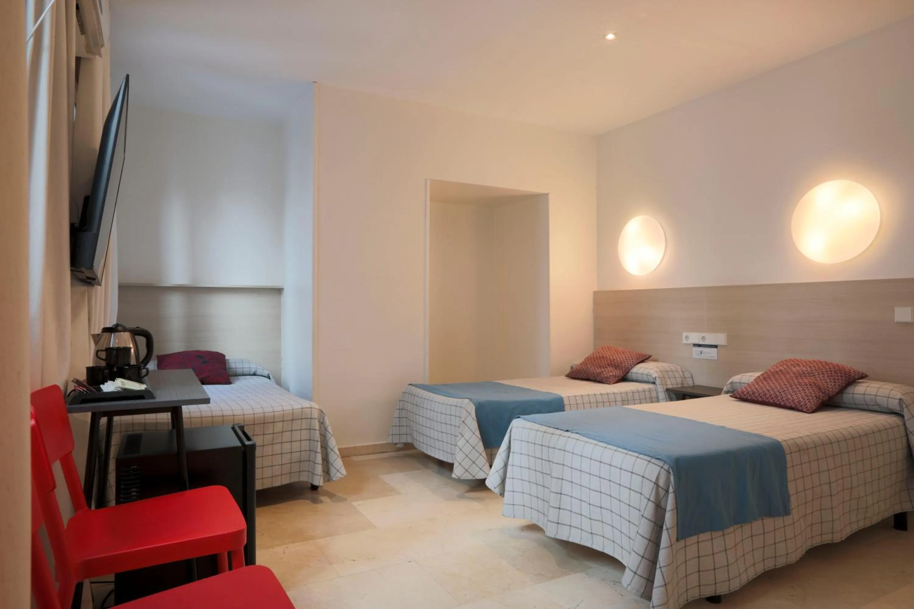 TV and multimedia, Bed in Hostal Castilla II Puerta del Sol