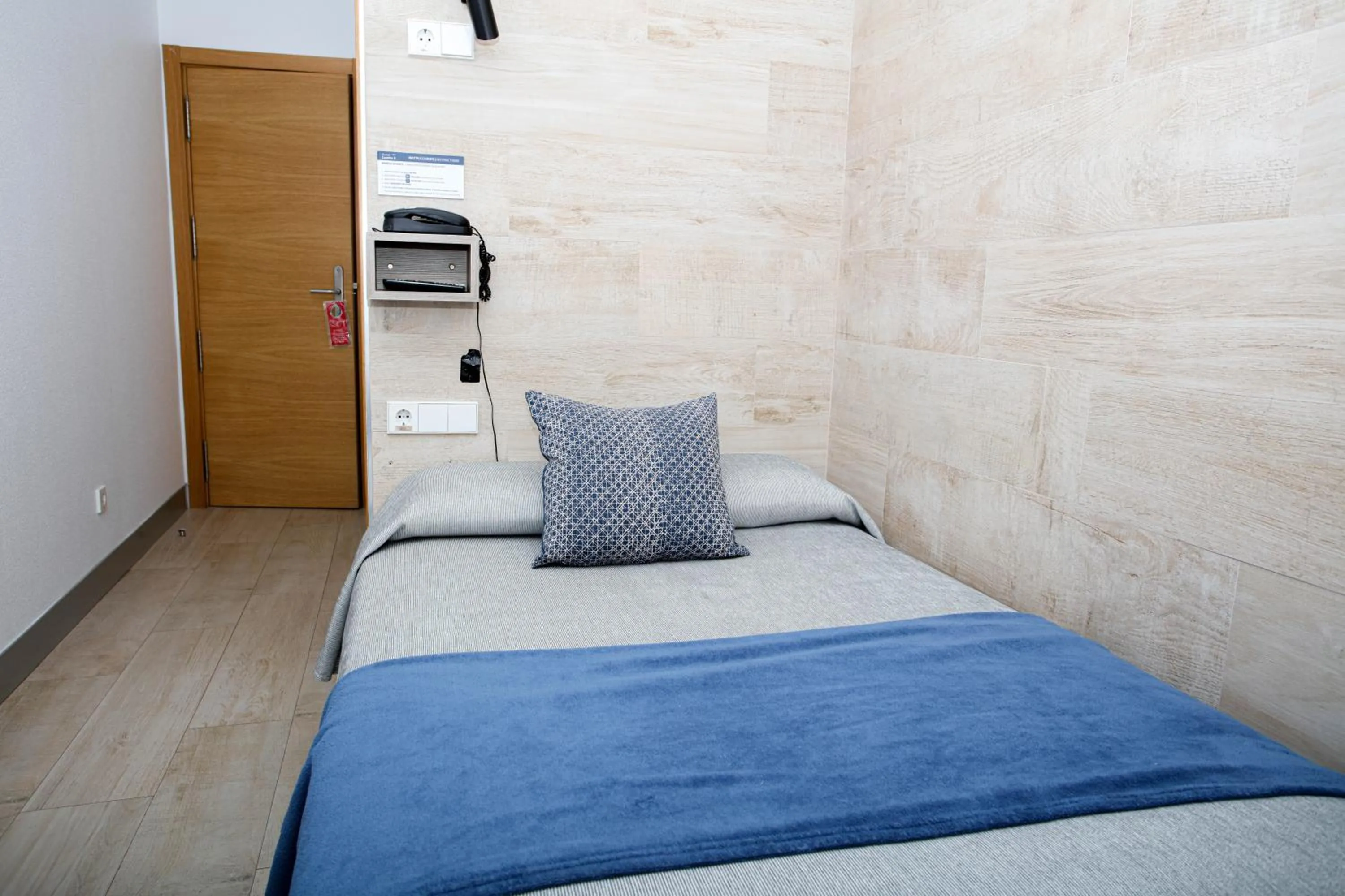 Photo of the whole room, Bed in Hostal Castilla II Puerta del Sol