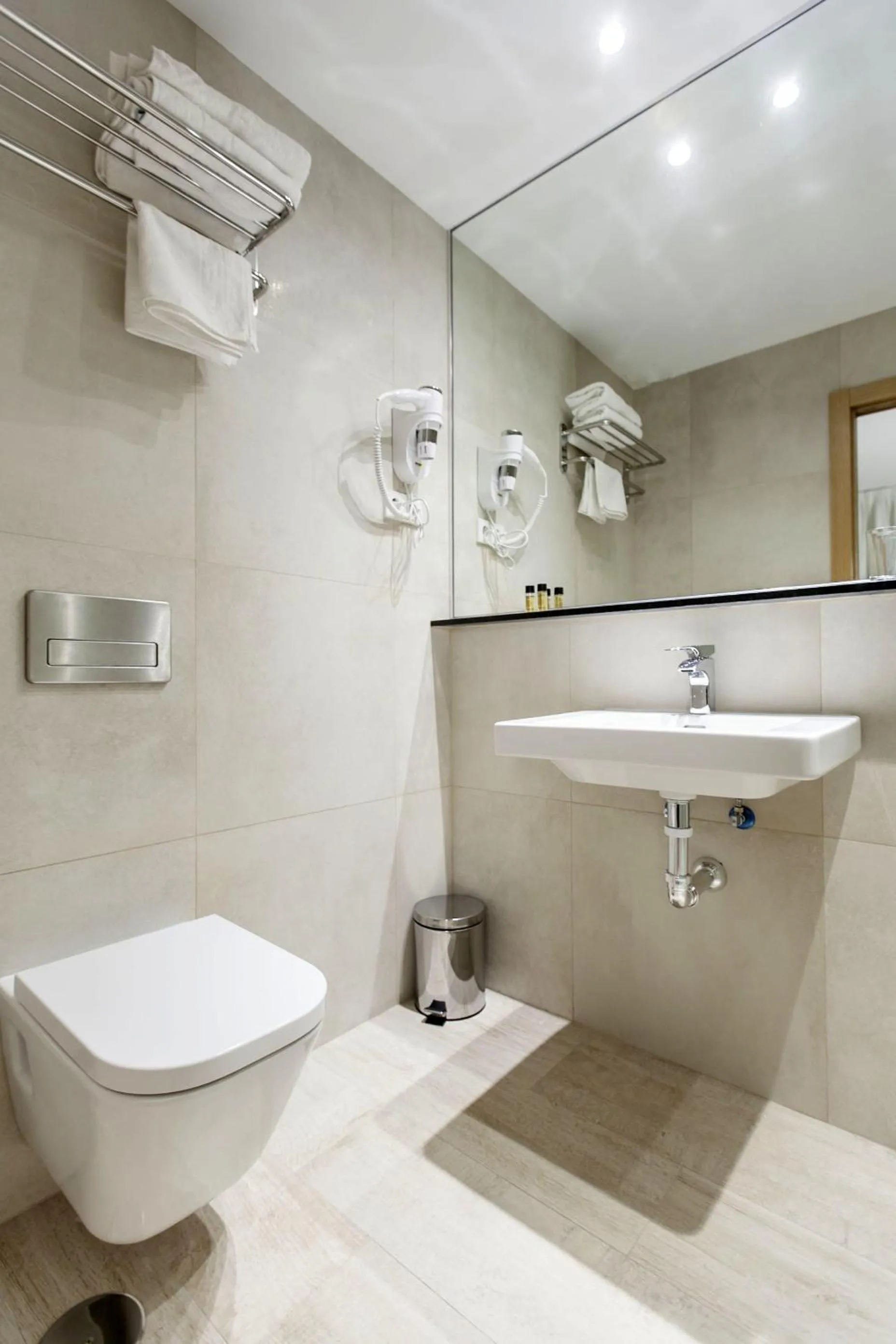 Bathroom in Hostal Castilla II Puerta del Sol