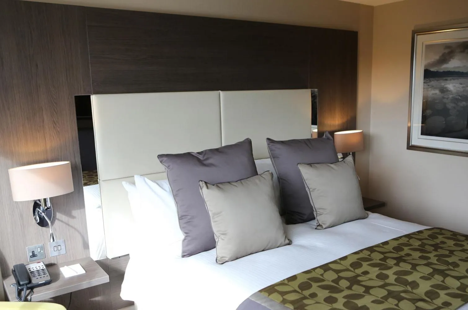 Bedroom, Bed in Abbey House Hotel