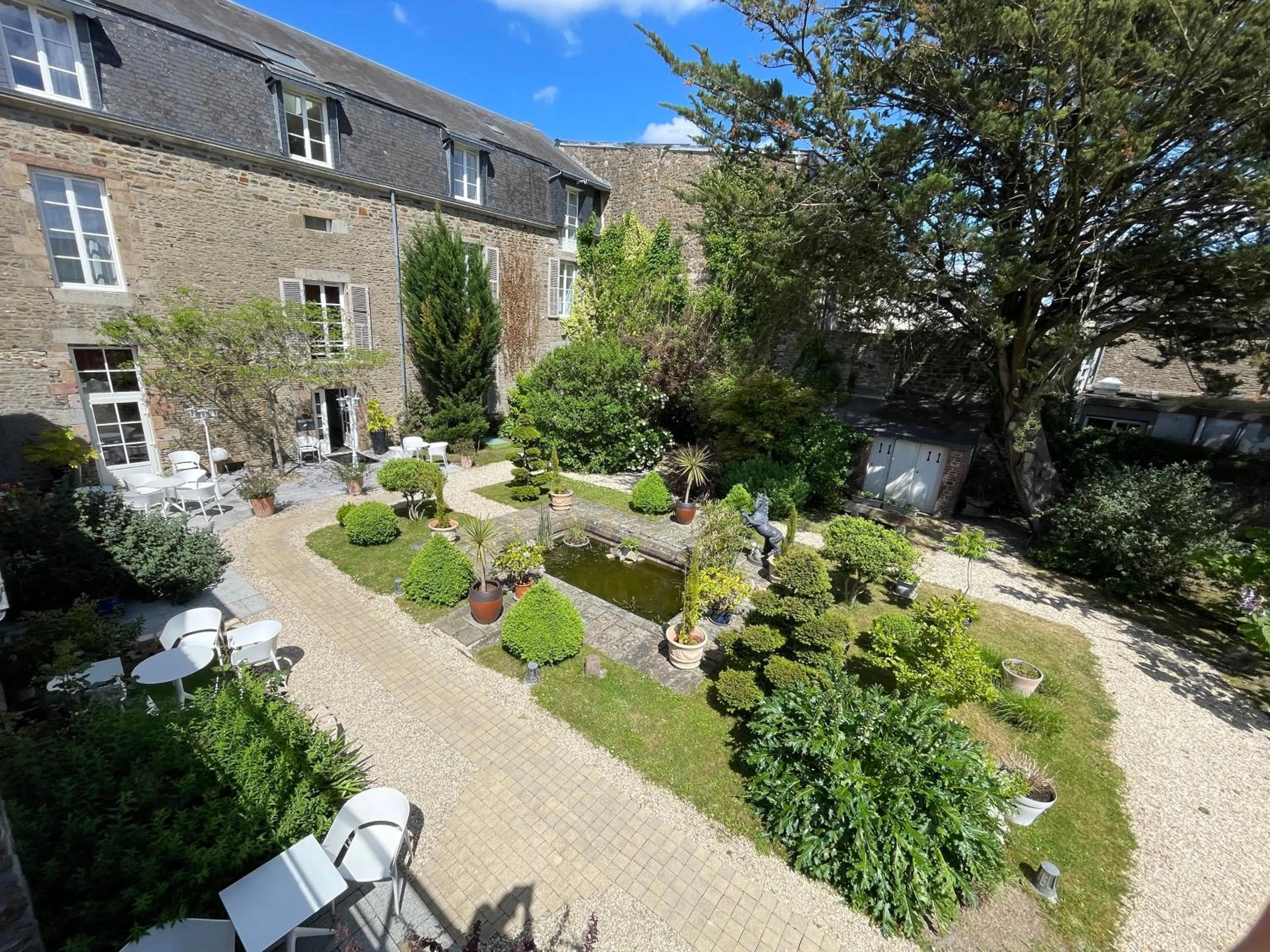 Property building in Hôtel Victor Hugo