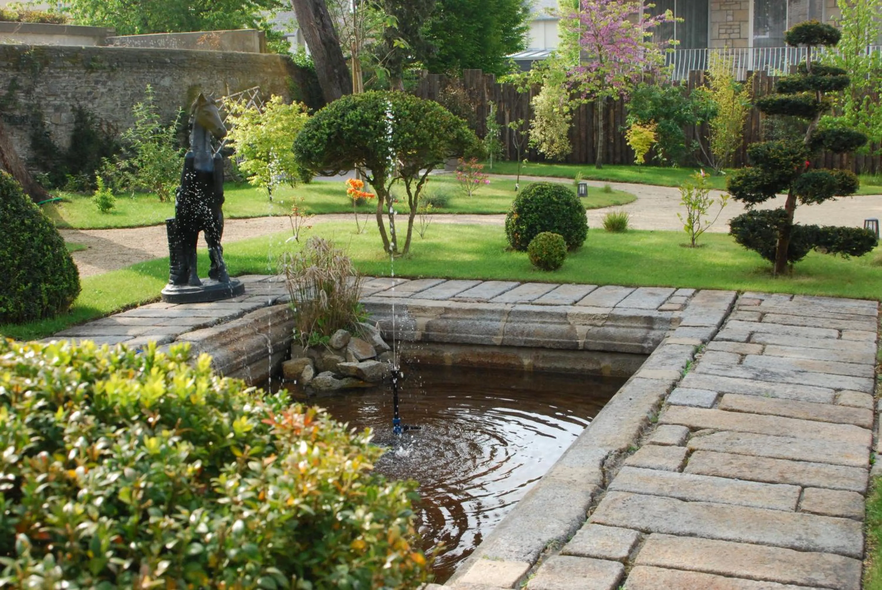 Spring in Hôtel Victor Hugo