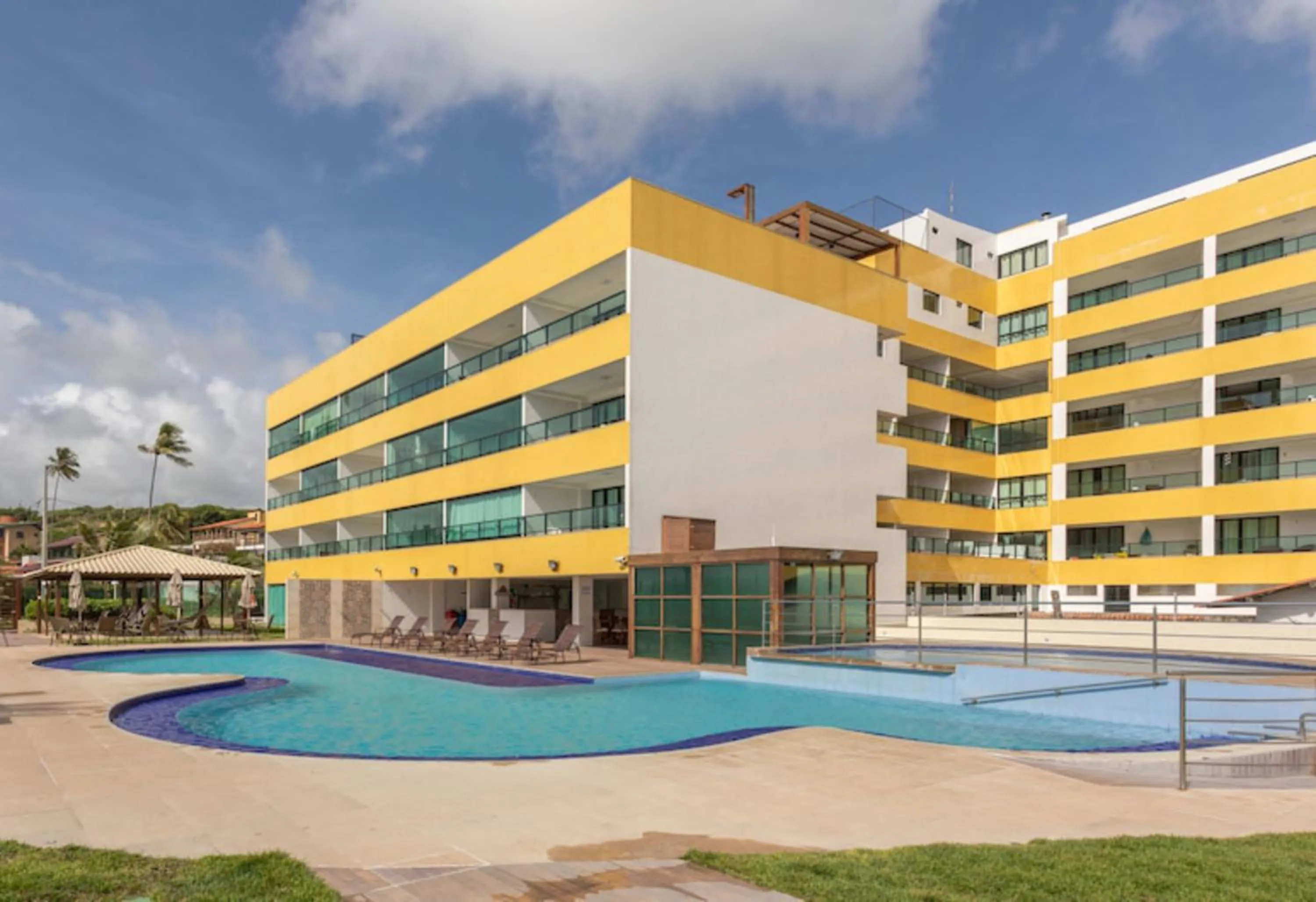 Property building in Luxor Tabatinga Beira Mar