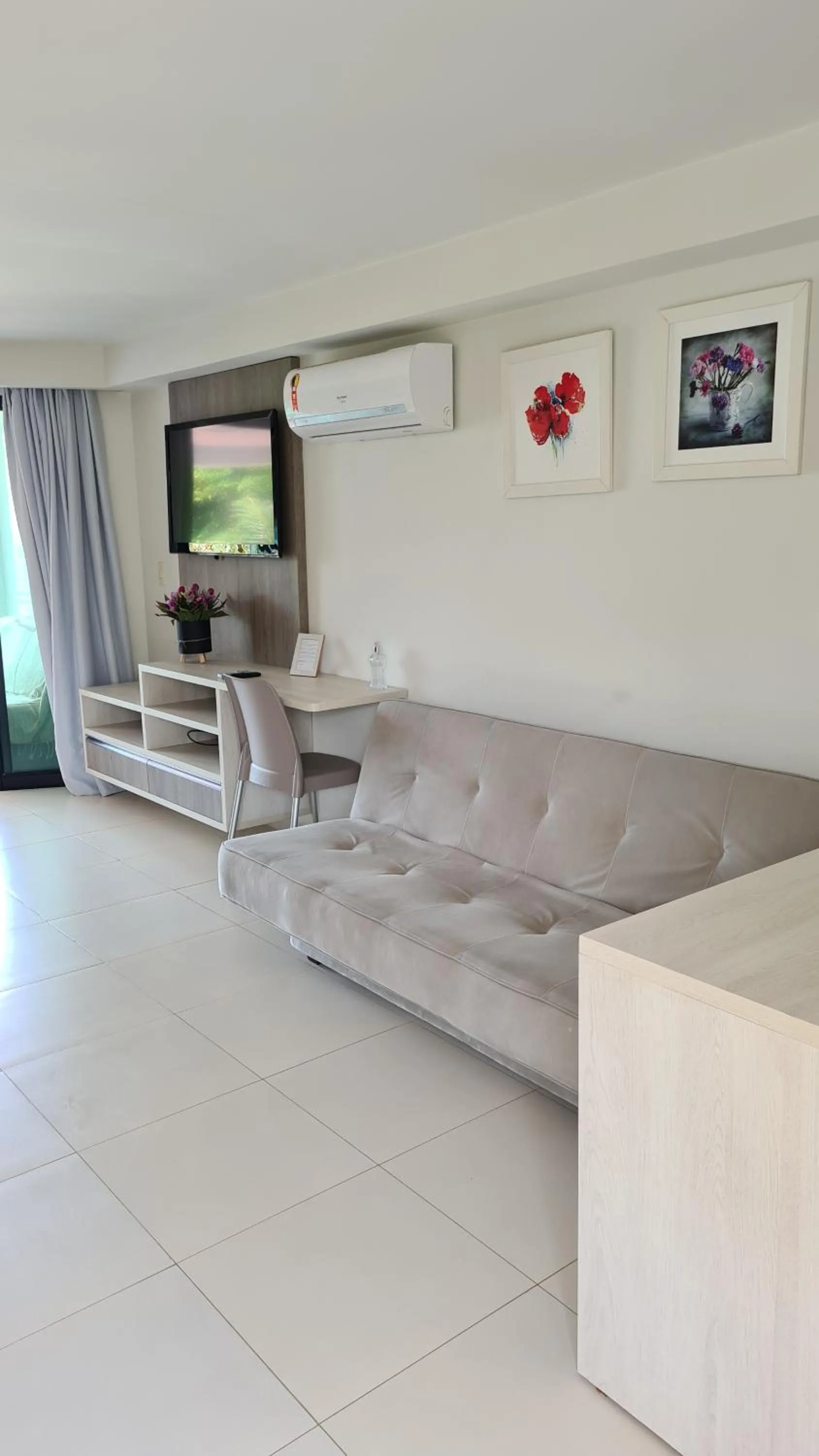 Communal lounge/ TV room in Luxor Tabatinga Beira Mar