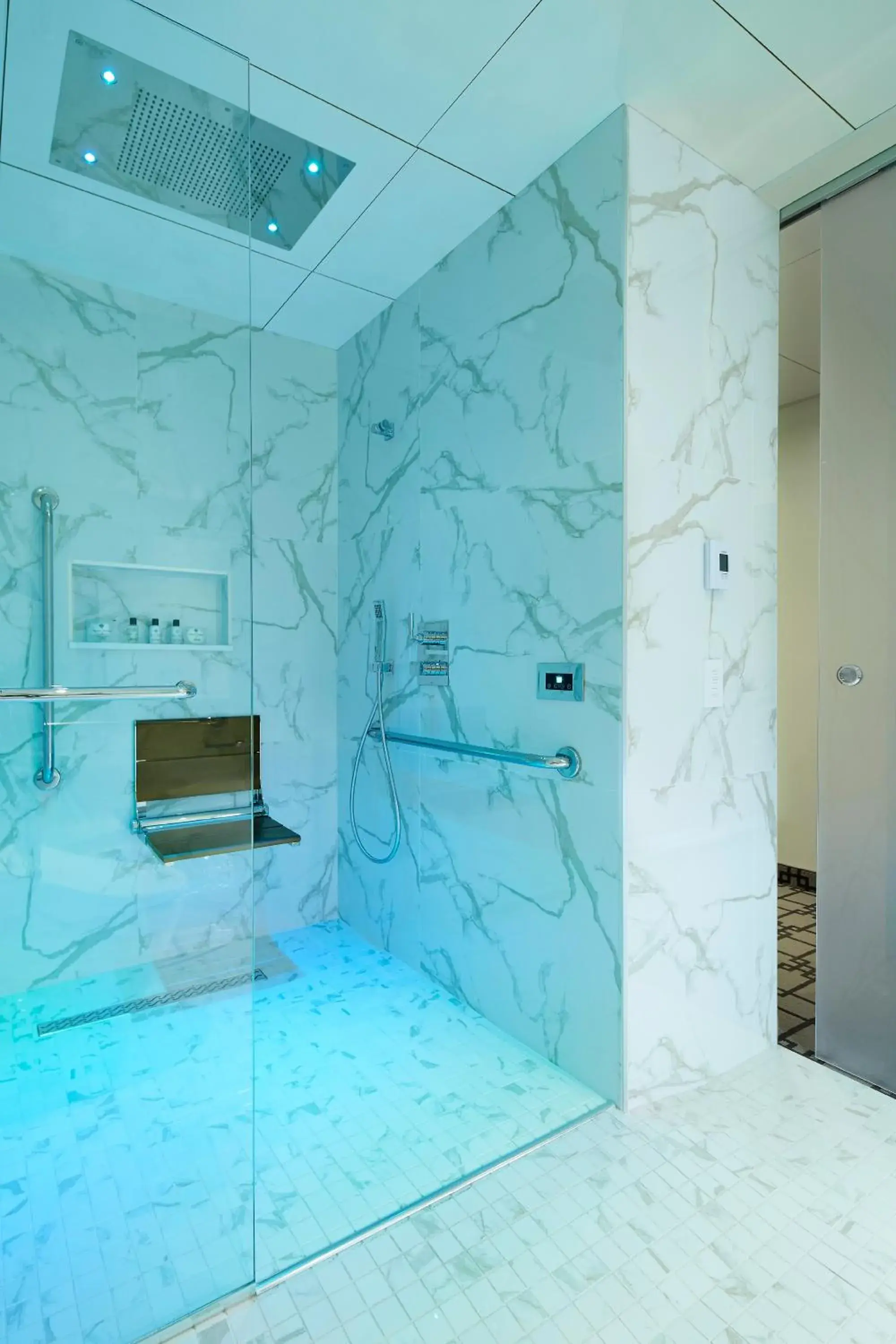 Double Room in Le Mount Stephen Double Room in Le Mount Stephen