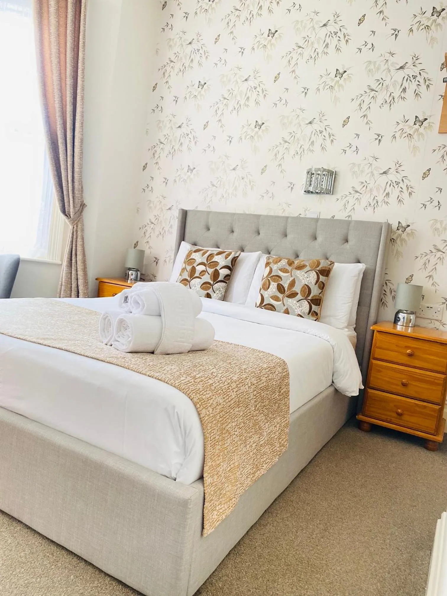 Bed in Coastal Waters (Hotel Barton)