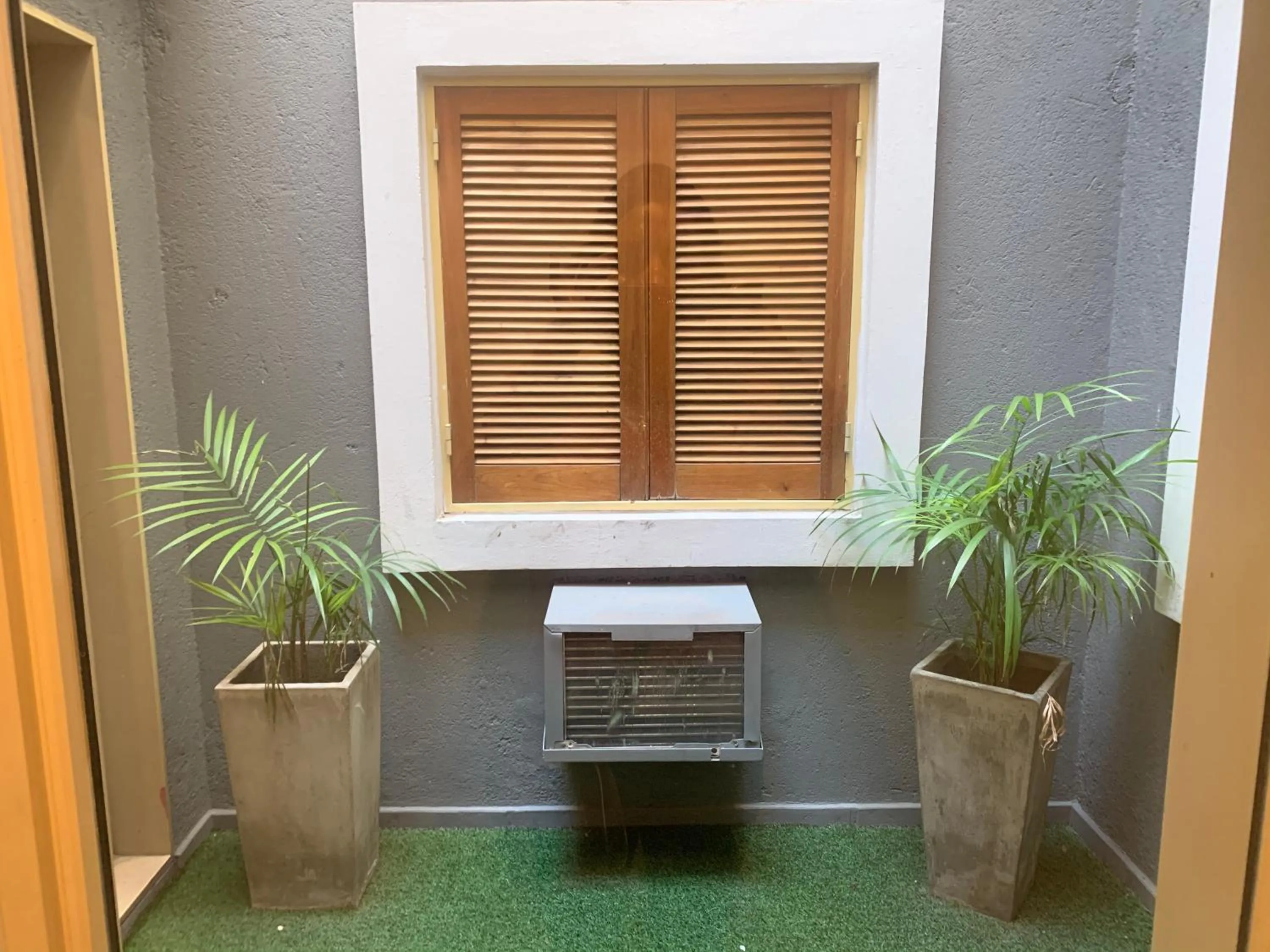 Inner courtyard view in Hotel Petit Cordoba
